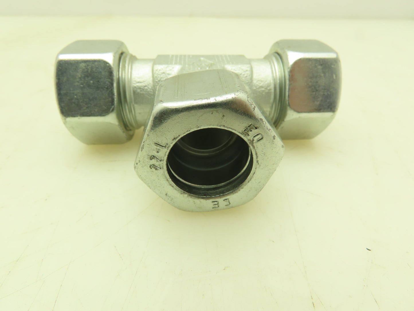 Eaton 22-L  Steel Compression Union Tee Fitting 22mm Tube Lot of 10