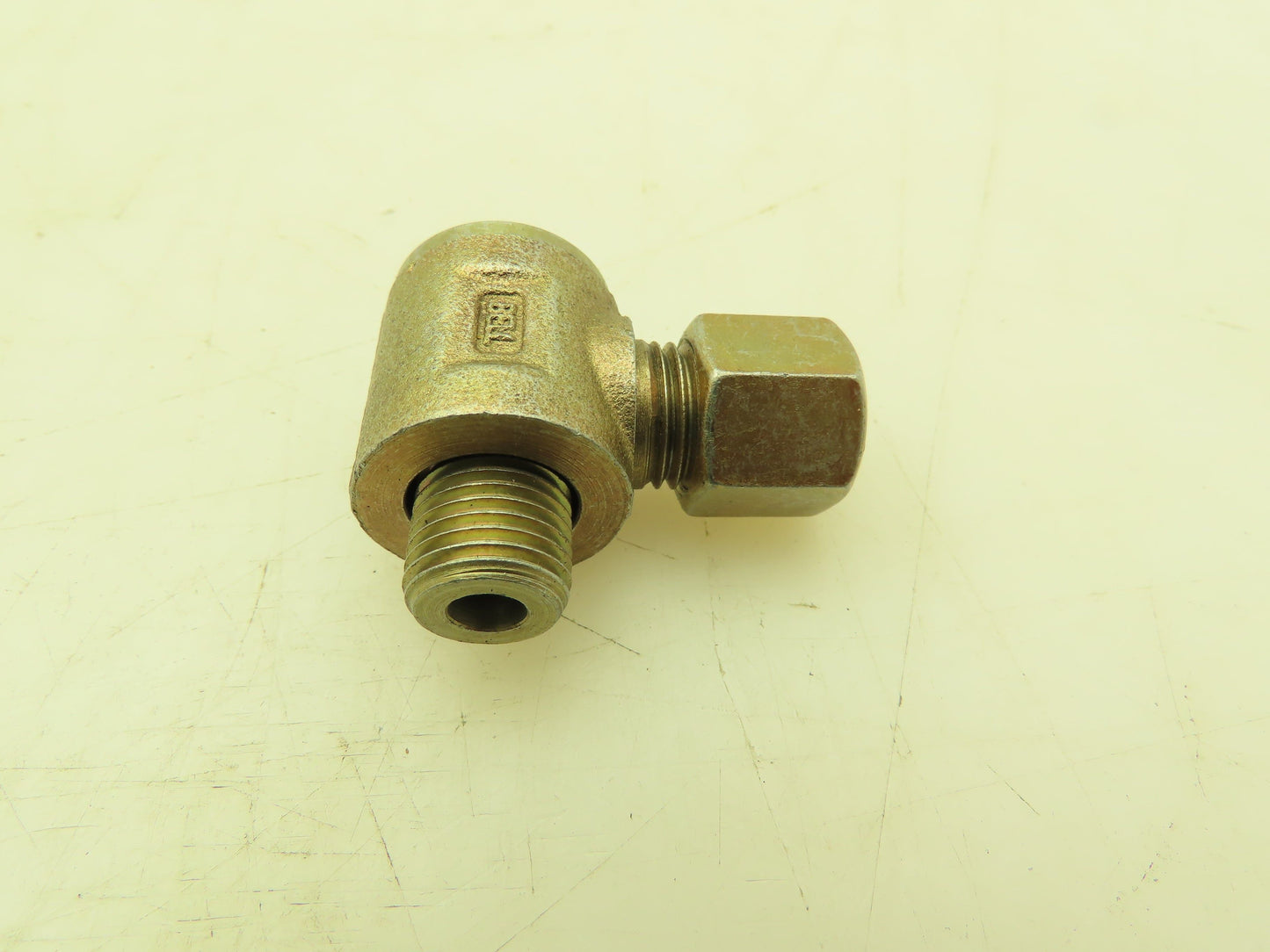 Bell 8L Banjo Fitting 90° Elbow 8mm Tube x 1/4" BSPP Male  Lot of 9