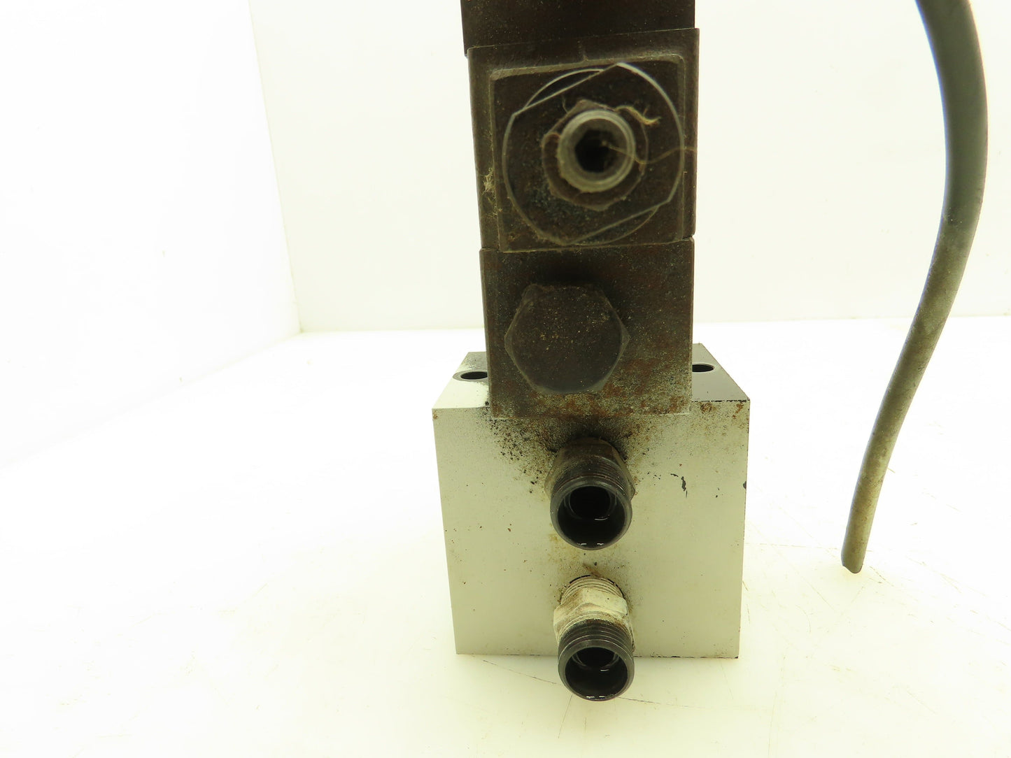 Daikin KSO-G02-3BP-30-NR Hydraulic Directional Solenoid Check Valve Stack 24VDC