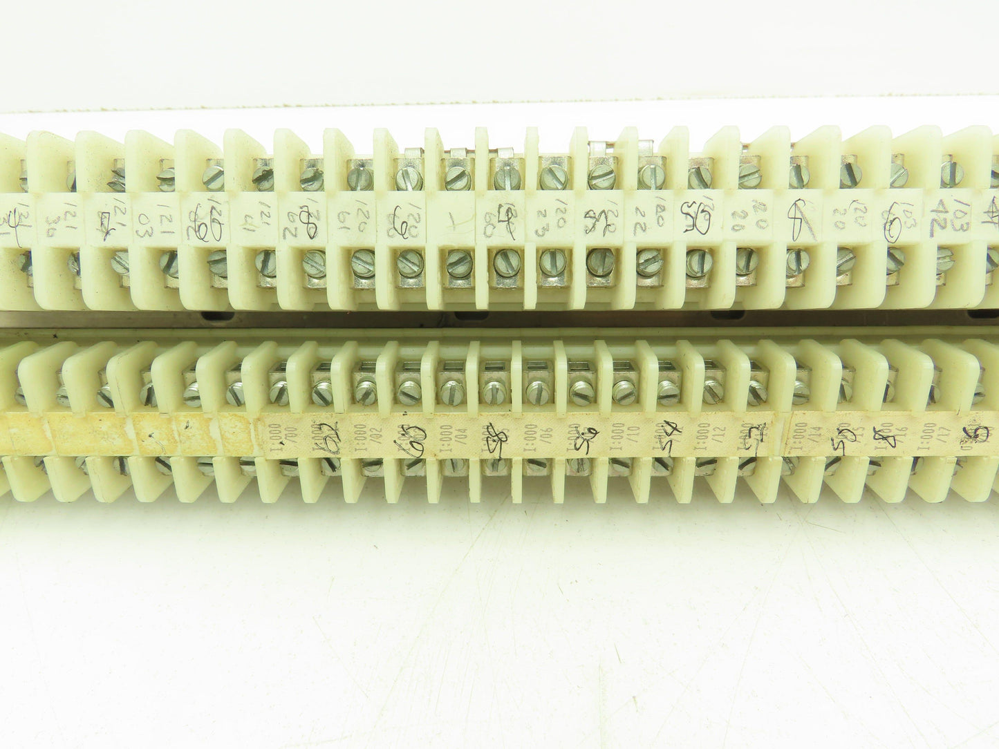 Allen Bradley 1492 Style F White Terminal Block (150 pcs) 36" Aluminum DIN Rail