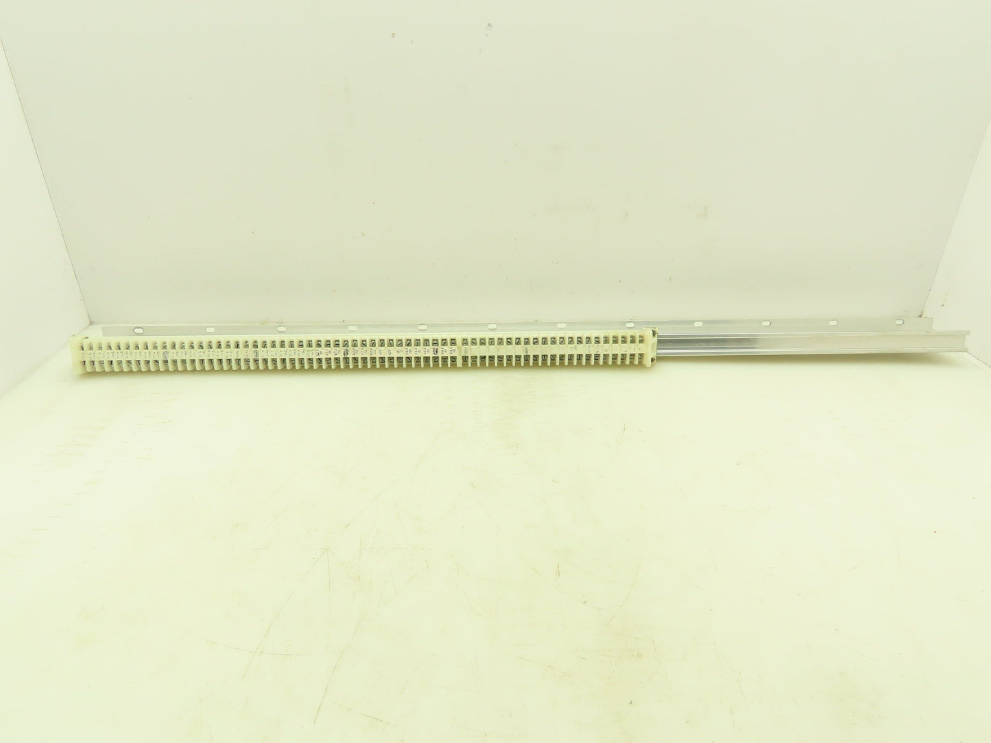 Allen Bradley 1492 Style F White Terminal Block (200 pcs)  36" Aluminum DIN Rail