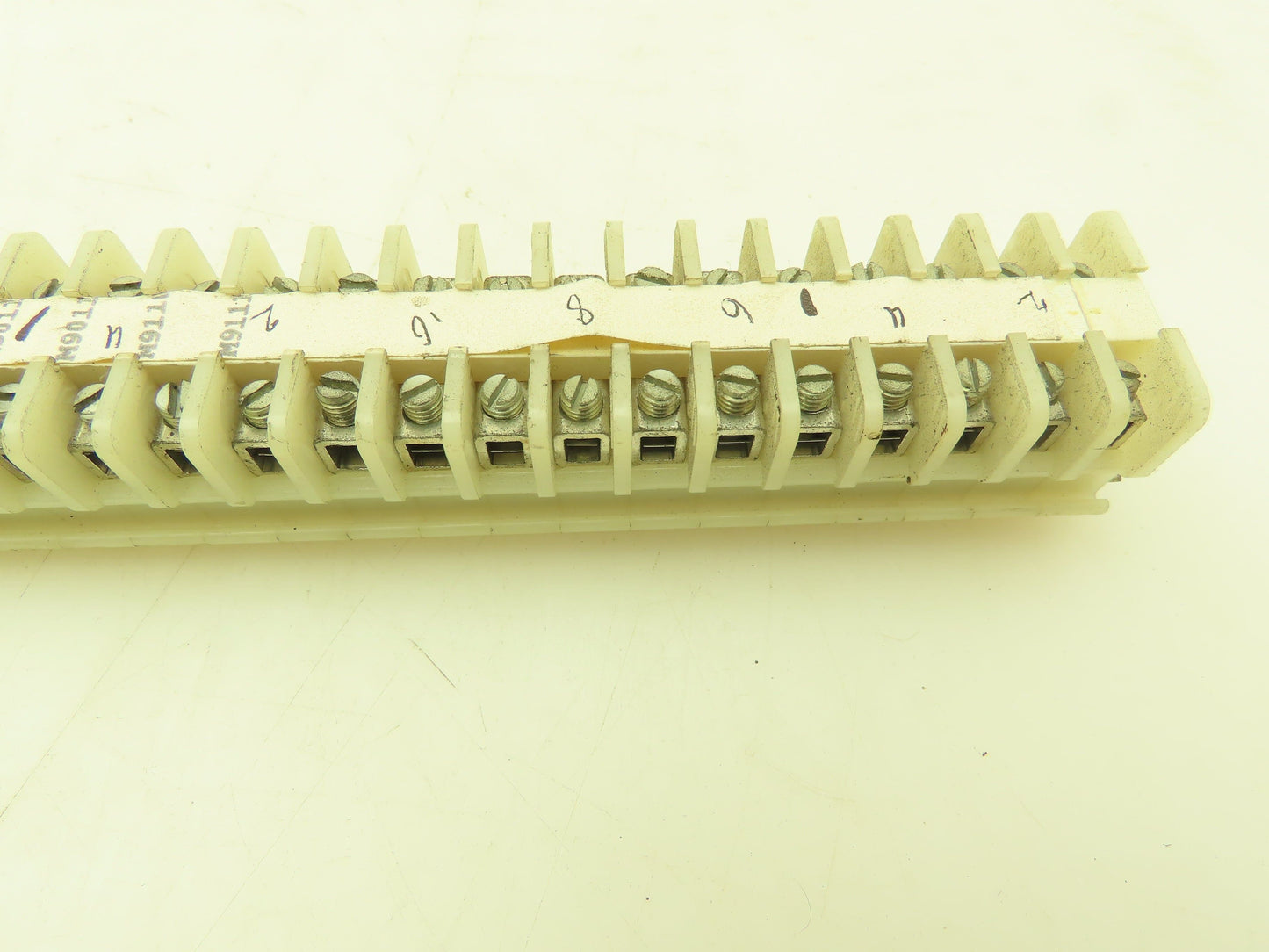 Allen Bradley 1492 Style F White Terminal Block (200 pcs) 15mm Steel DIN Rail