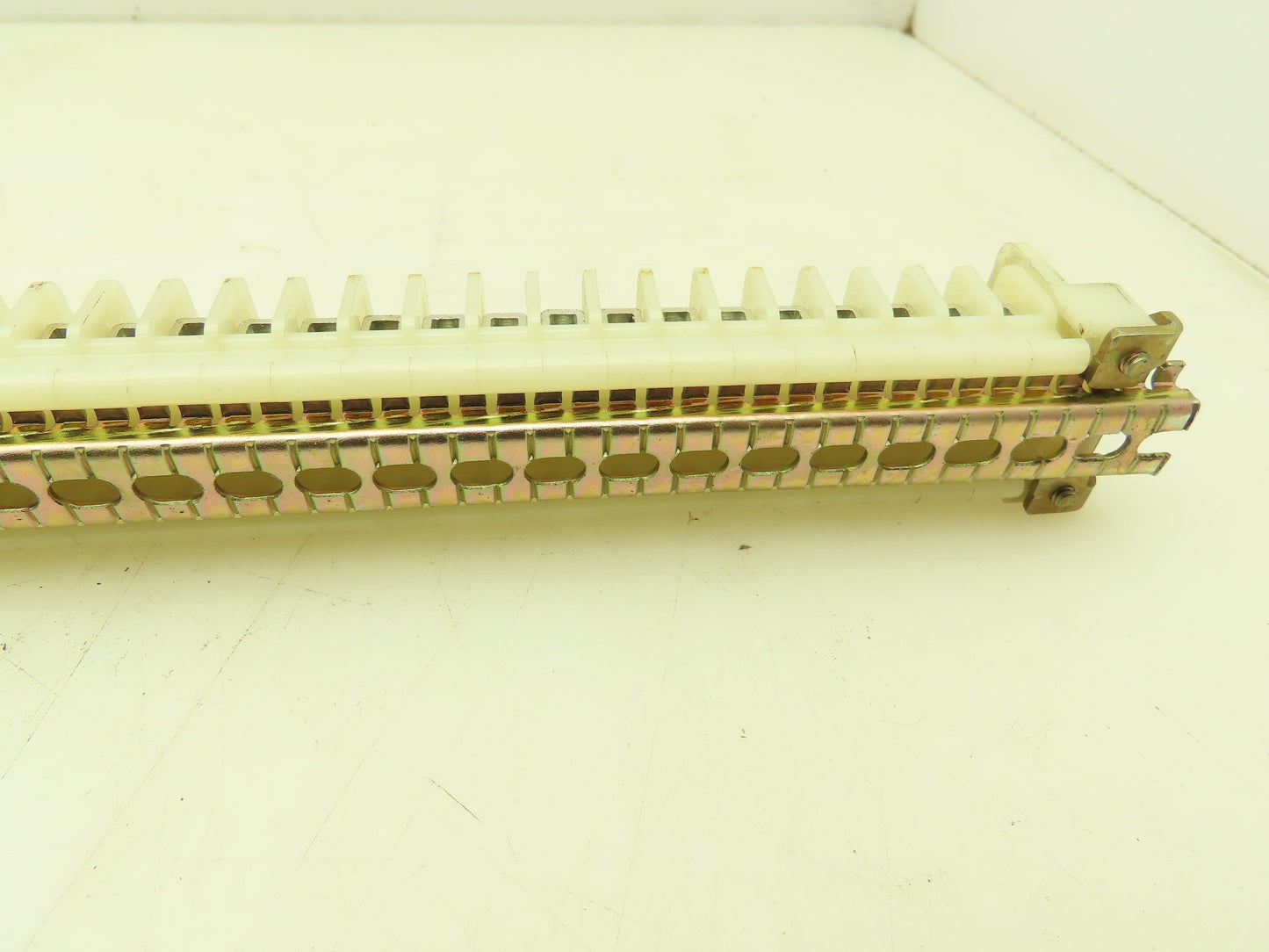 Allen Bradley 1492 Style F White Terminal Block (200 pcs) 15mm Steel DIN Rail