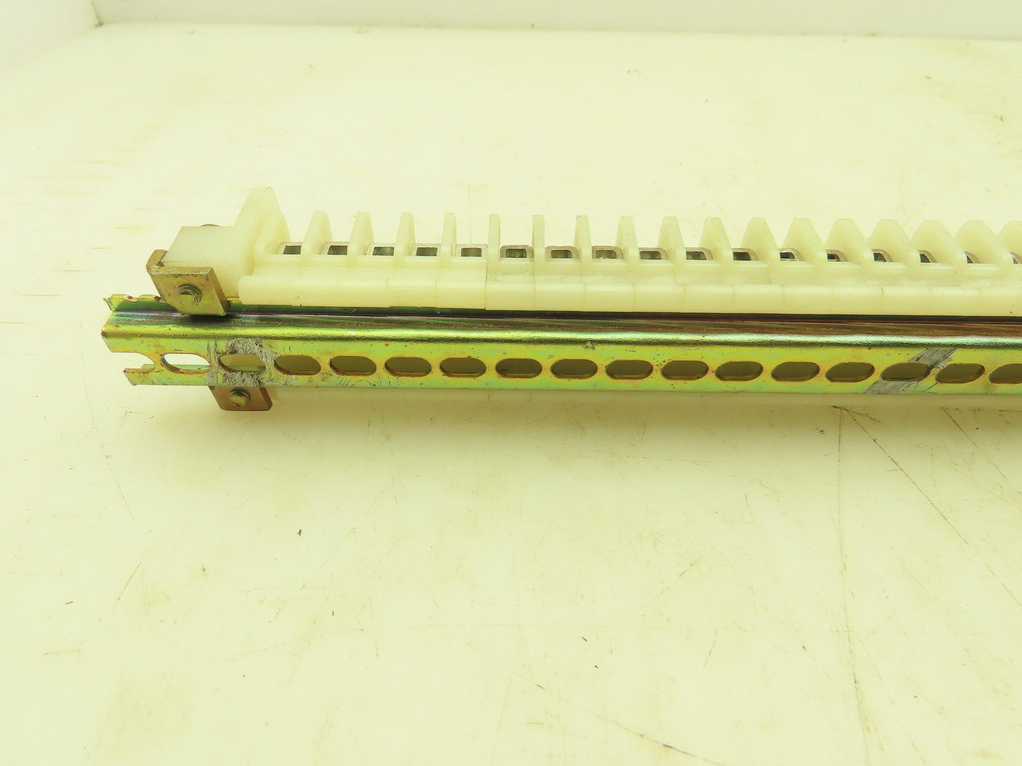 Allen Bradley 1492 Style F White Terminal Block (250 pcs) 15mm Steel DIN Rail