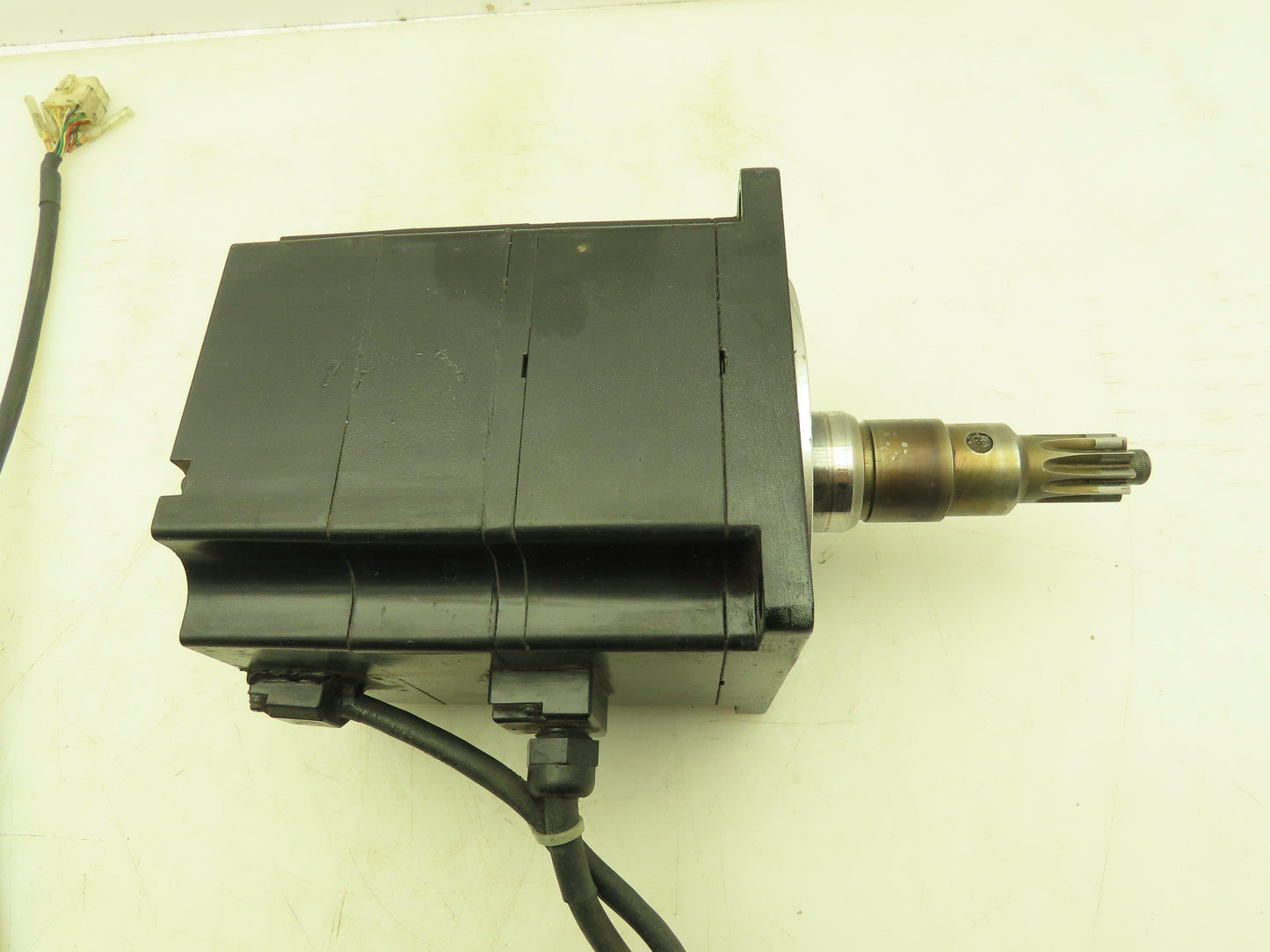 Yaskawa SGMP-08AWYR12 AC Servo Motor 750W 200V 3000RPM