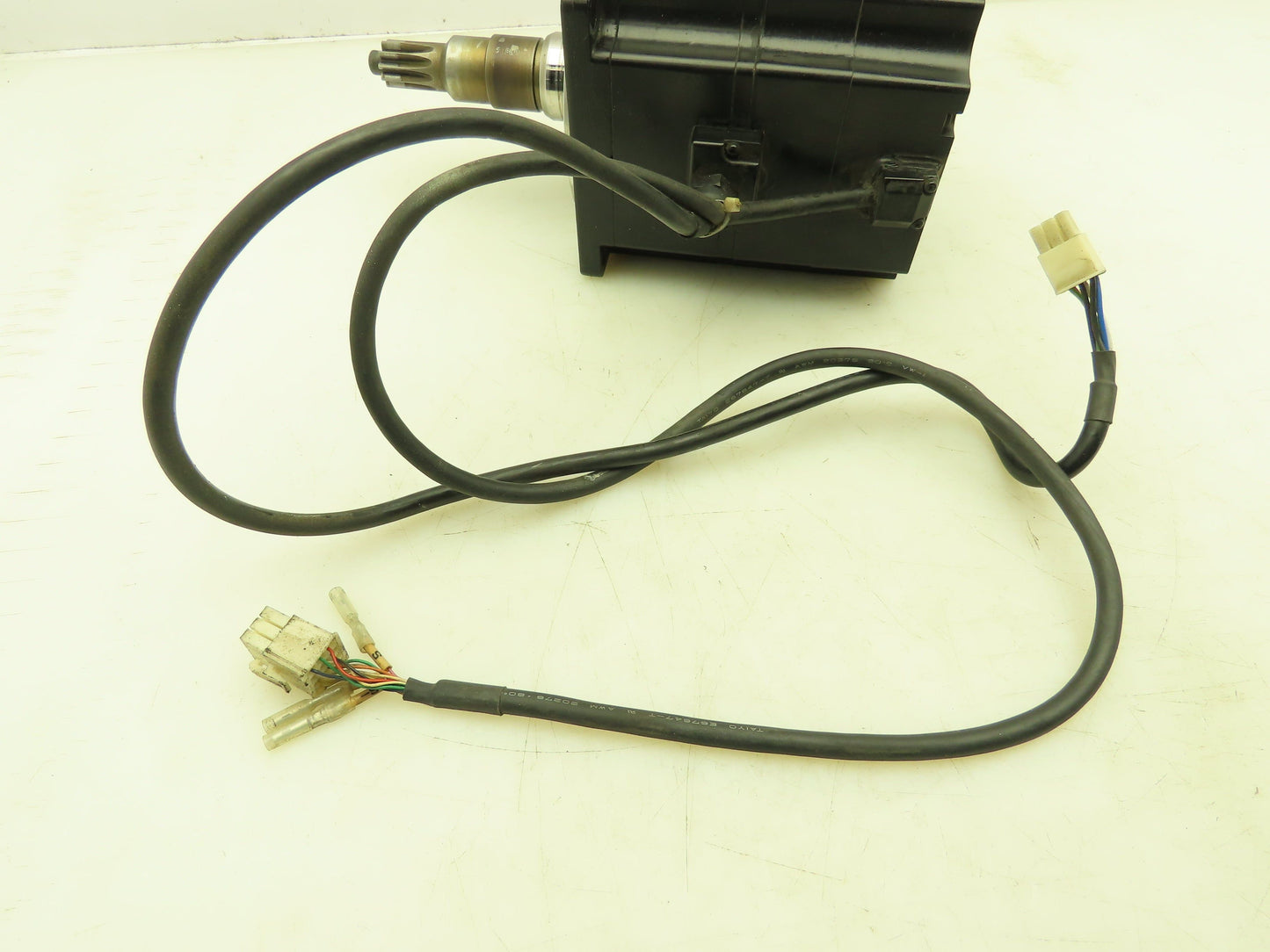 Yaskawa SGMP-08AWYR12 AC Servo Motor 750W 200V 3000RPM