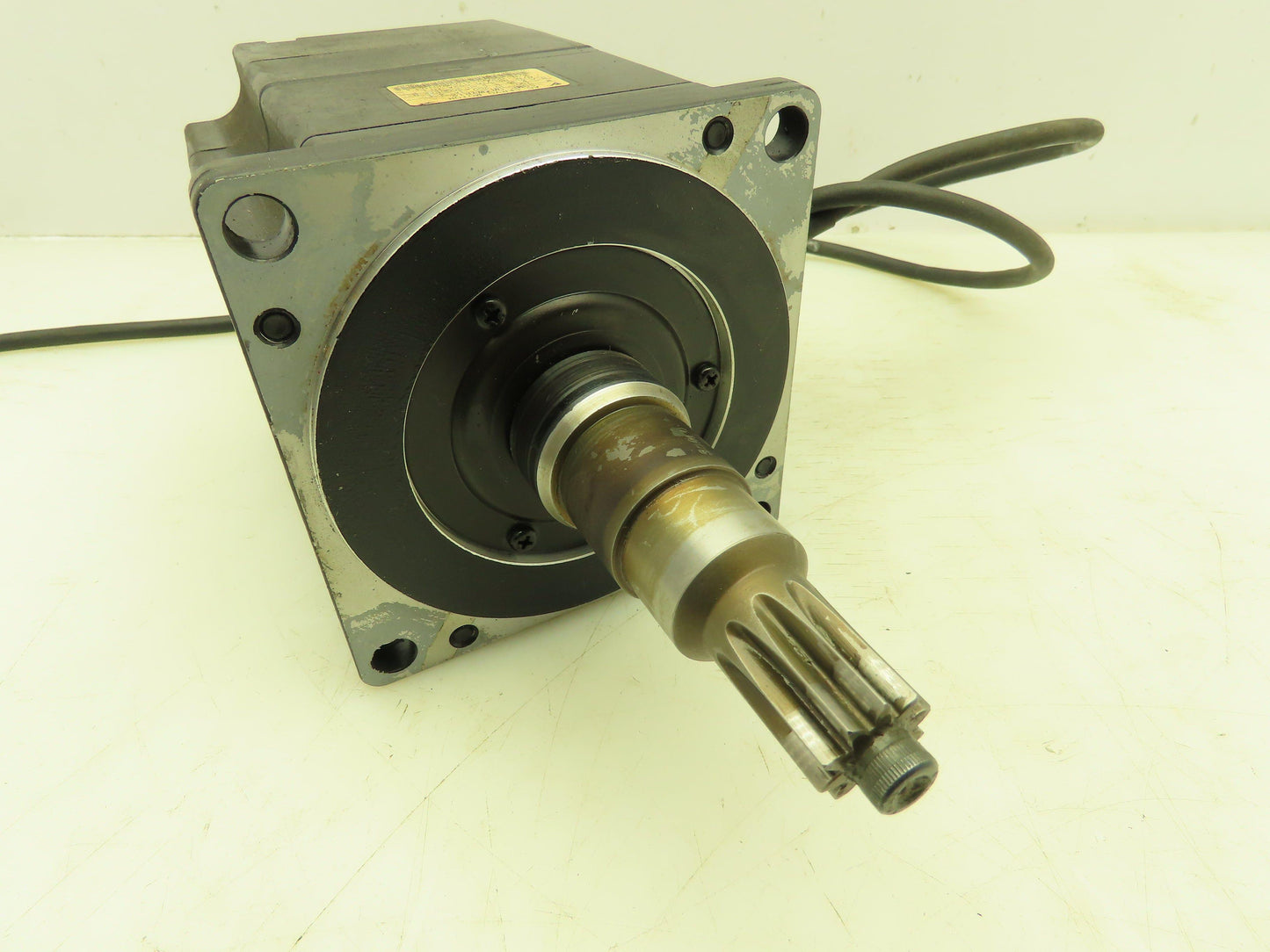 Yaskawa SGMP-08AWYR12 AC Servo Motor 750W 200V 3000RPM