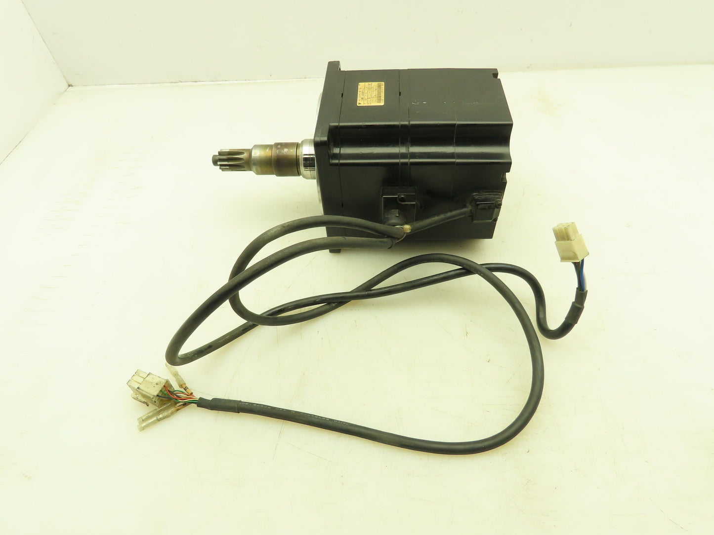 Yaskawa SGMP-08AWYR12 AC Servo Motor 750W 200V 3000RPM