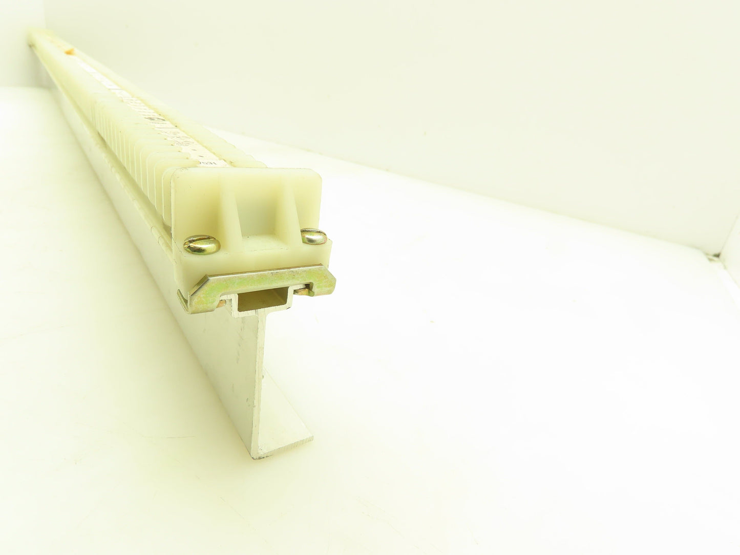 Allen Bradley 1492-F DIN Rail Mount Terminal Block 300V 22-14 Awg Lot of 100