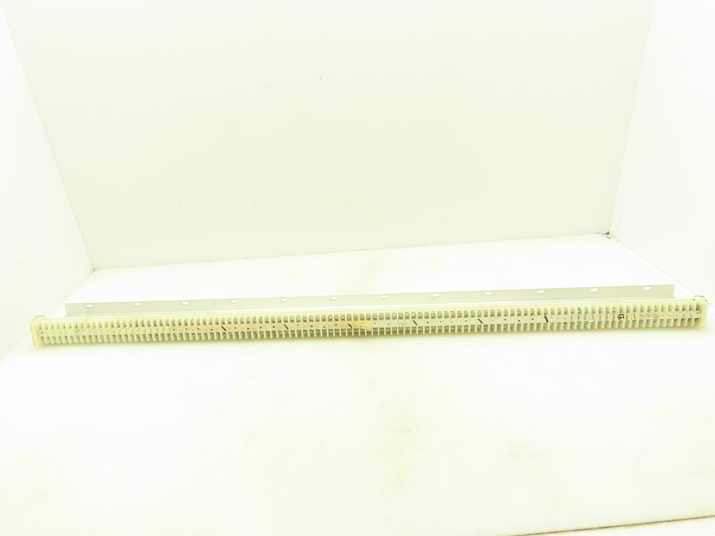 Allen Bradley 1492-F DIN Rail Mount Terminal Block 300V 22-14 Awg Lot of 100