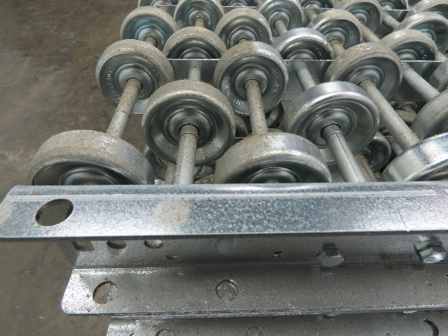 30"x 27" Galvanized Steel Skate Wheel Gravity Roller Conveyor - 8 Sections