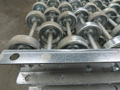 30"x 27" Galvanized Steel Skate Wheel Gravity Roller Conveyor - 8 Sections