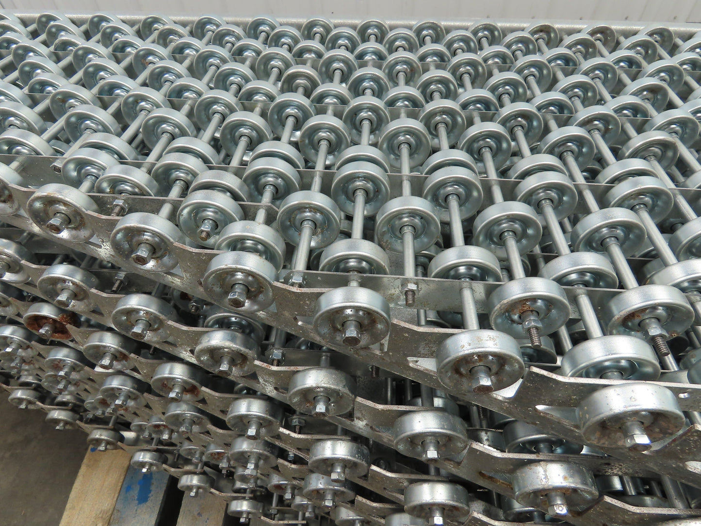 30"x 20° Butt Spur Galvanized Steel Skate Wheel Gravity Conveyor LH Diverter 10