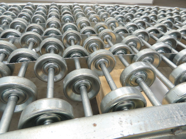 30"W x 70° Curve Galvanized Steel Skate Wheel Gravity Roller Conveyor