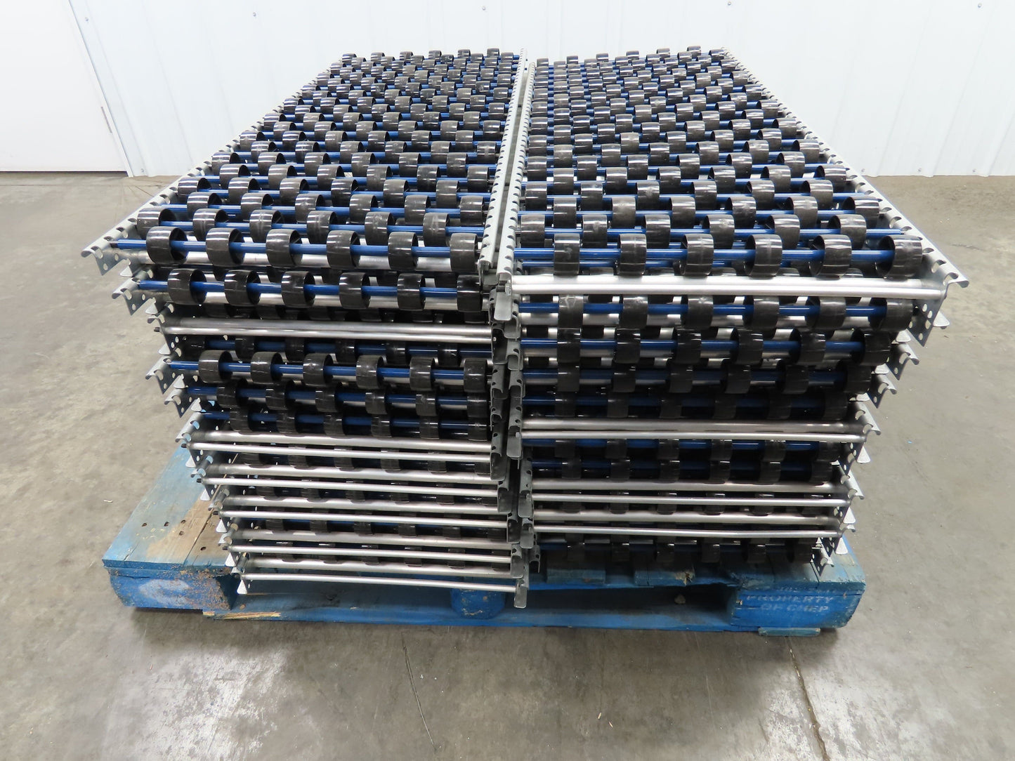 Unex Span Track 18"x 42" Plastic Skate Wheel Flow Rack Conveyor - 20 Sections