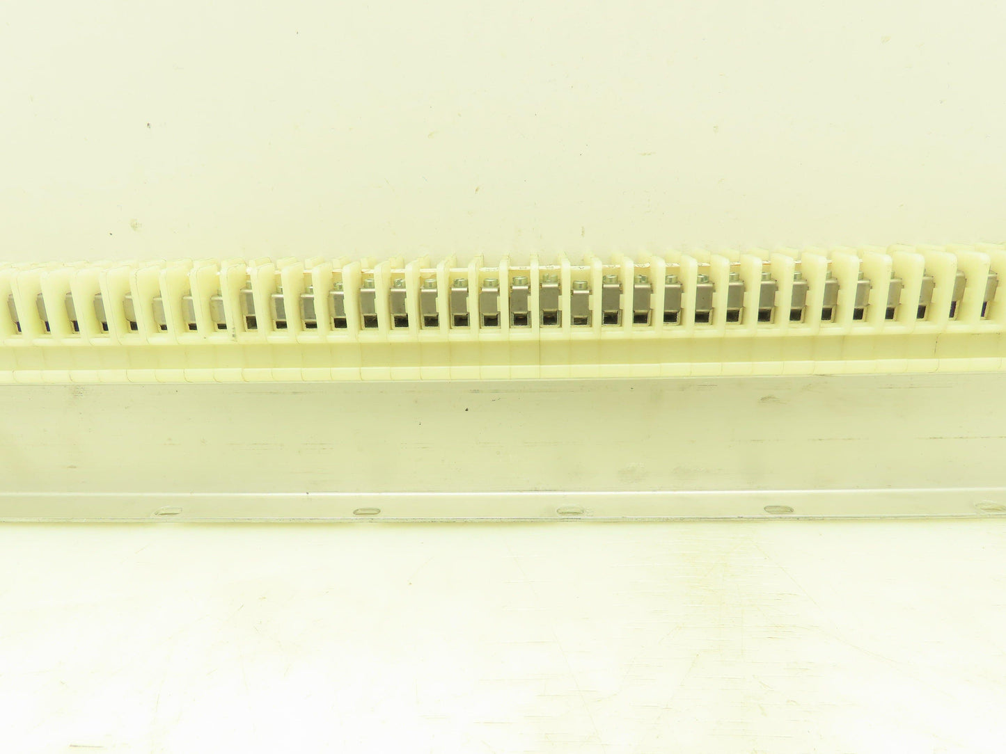 Allen Bradley 1492-CA Terminal Blocks 60A 8 Awg 600V Lot of 65