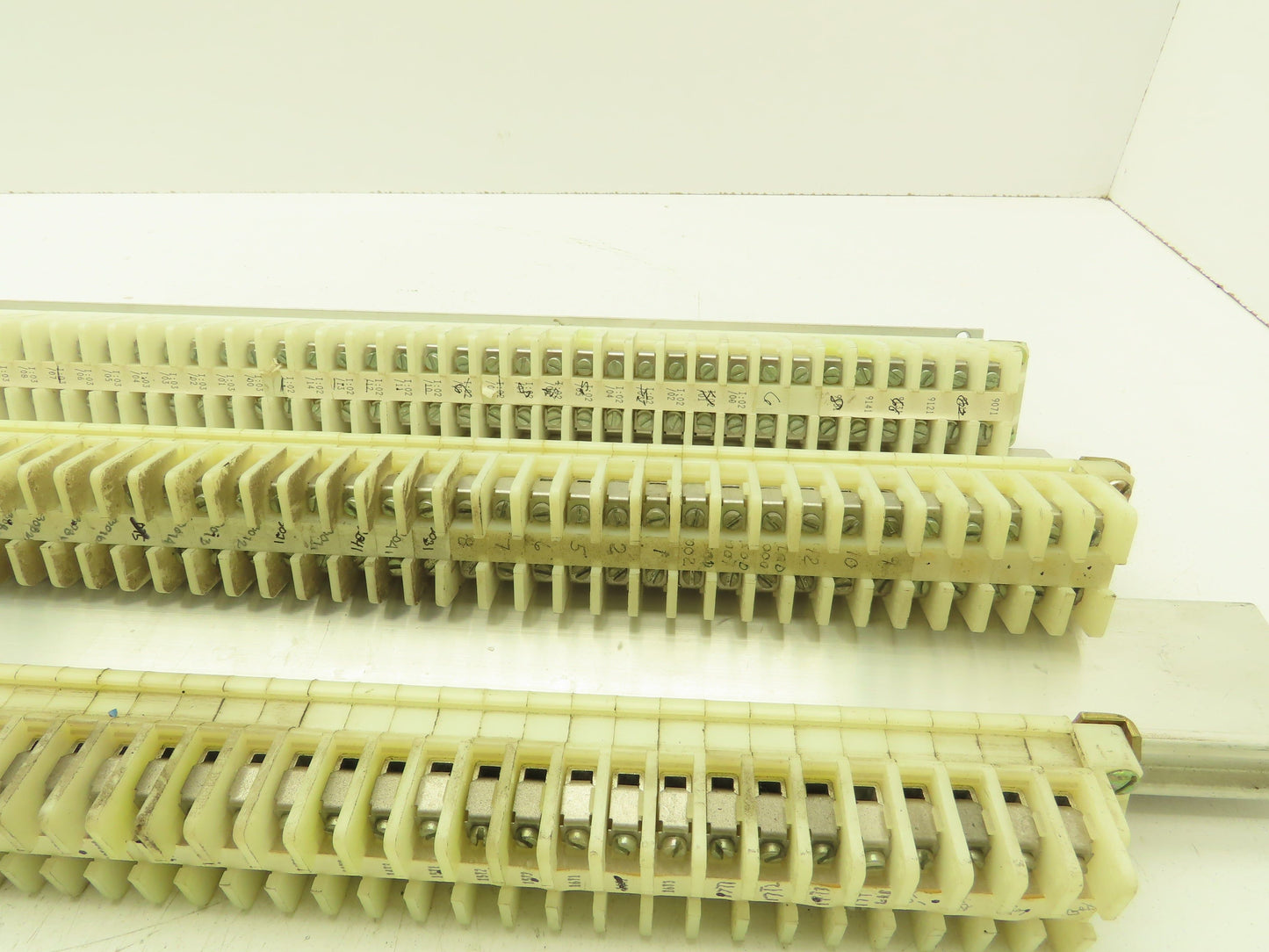 Allen Bradley 1492-CA Terminal Blocks 60A 8 Awg 600V Lot of 211