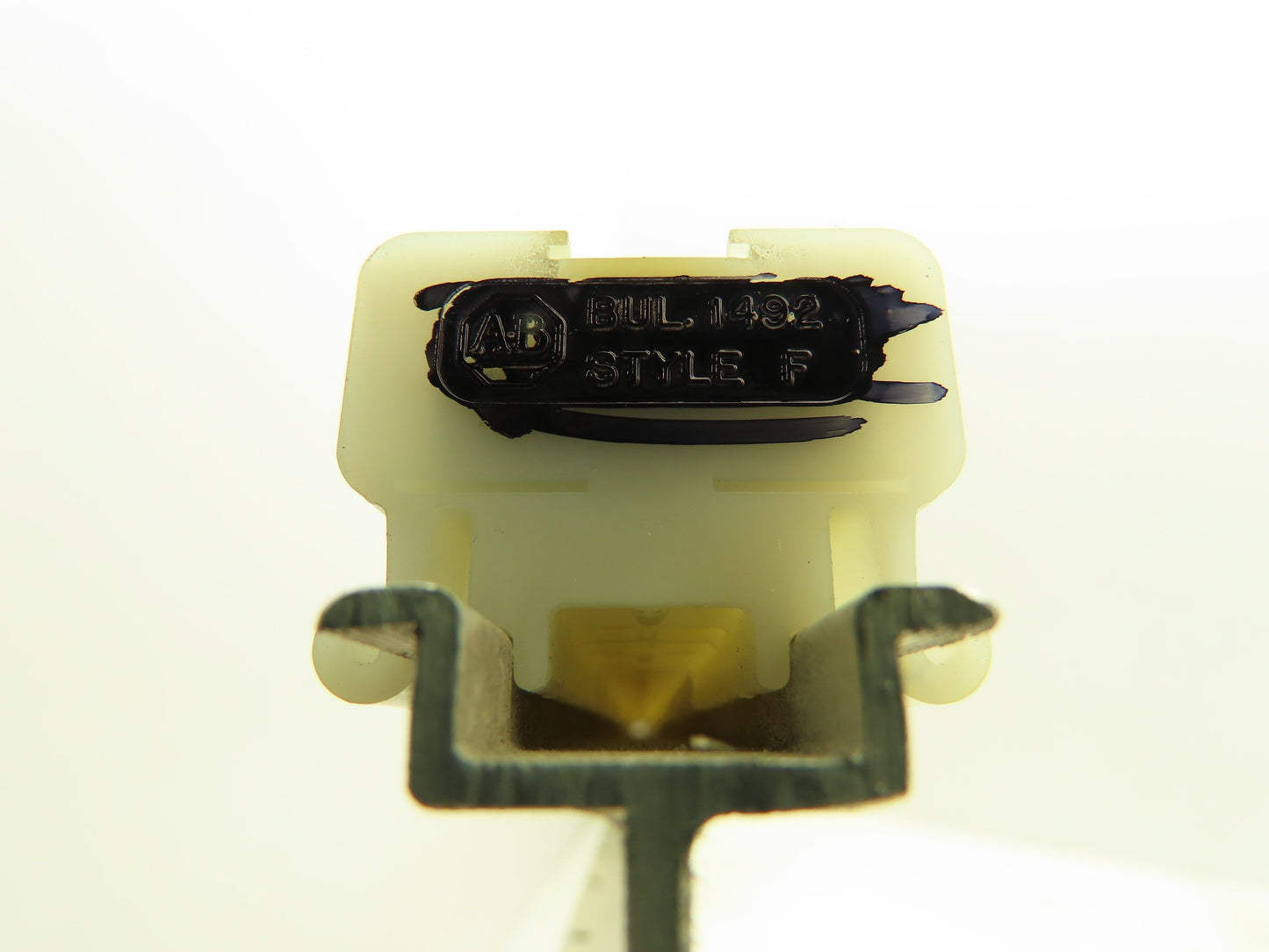 Allen Bradley 1492-F DIN Rail Mount Terminal Block 300V 22-14 Awg Lot of 90