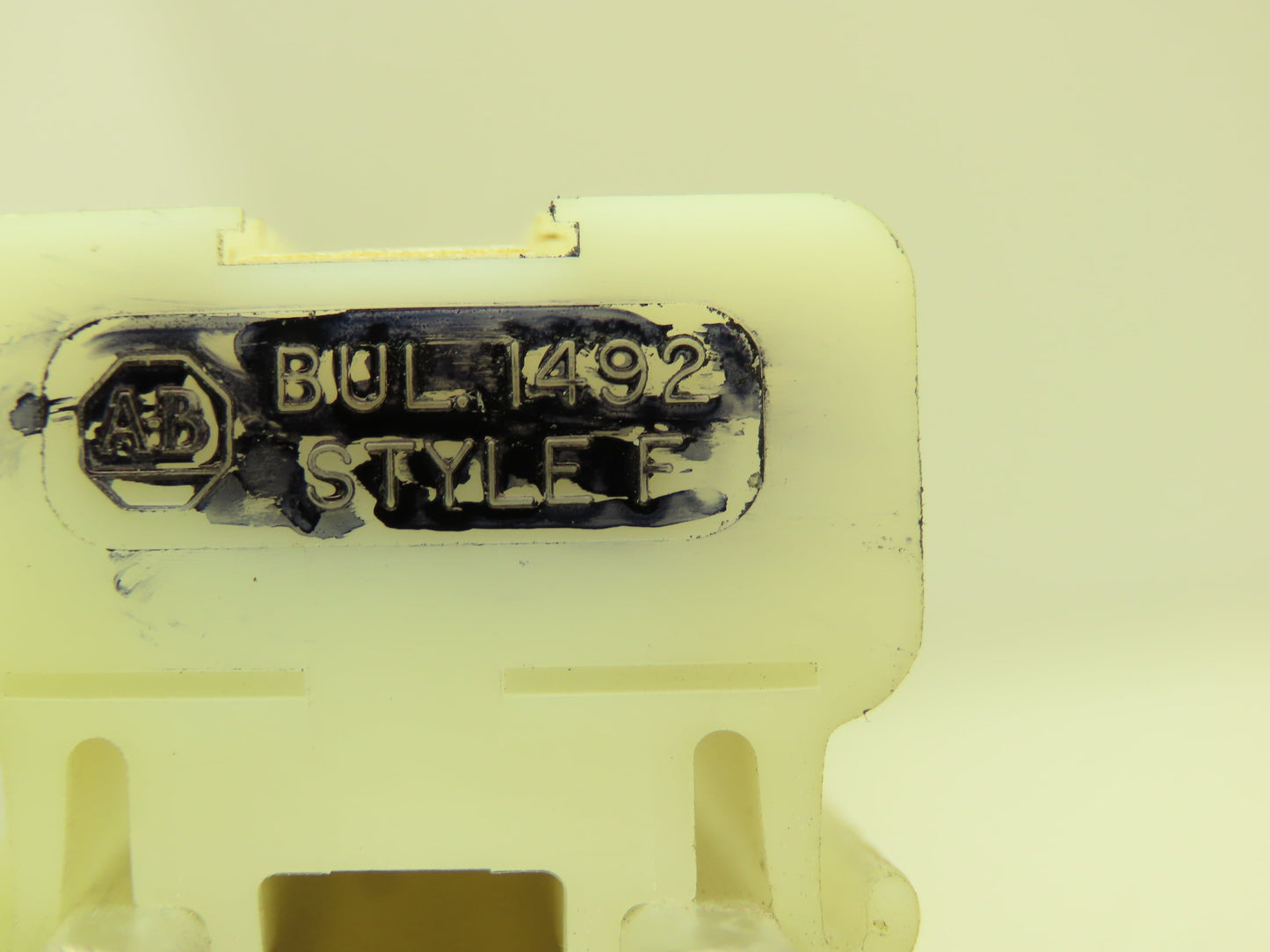 Allen Bradley 1492-F DIN Rail Mount Terminal Block 300V 22-14 Awg Lot of 70