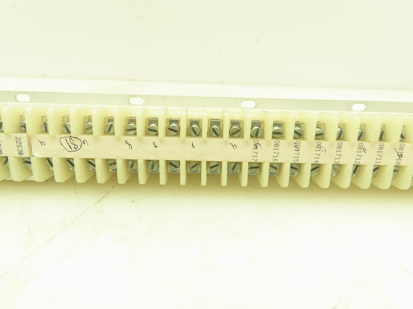 Allen Bradley 1492-F DIN Rail Mount Terminal Block 300V 22-14 Awg Lot of 70
