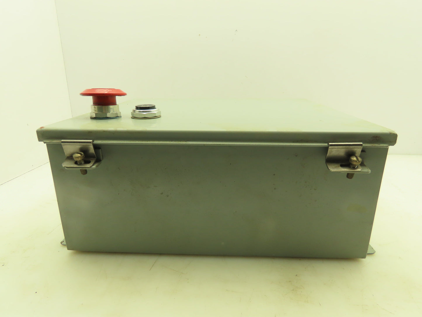 Wiegmann Hubbell A1412CH Electrical Enclosure 14x12x6" Hinged Cover Back Panel