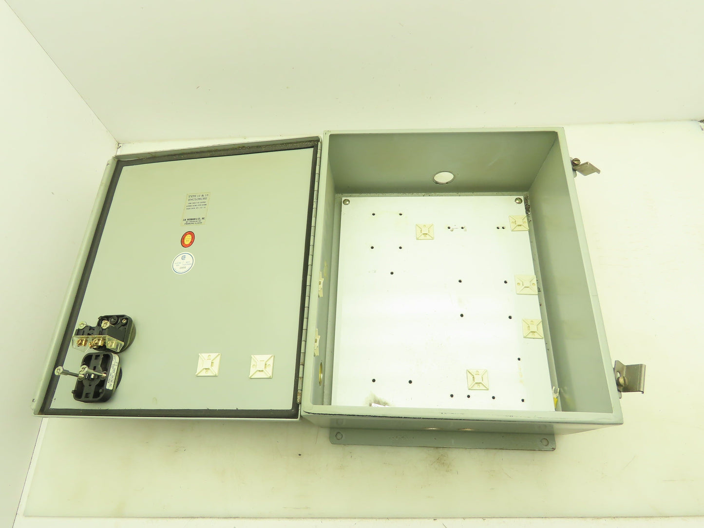 Wiegmann Hubbell A1412CH Electrical Enclosure 14x12x6" Hinged Cover Back Panel