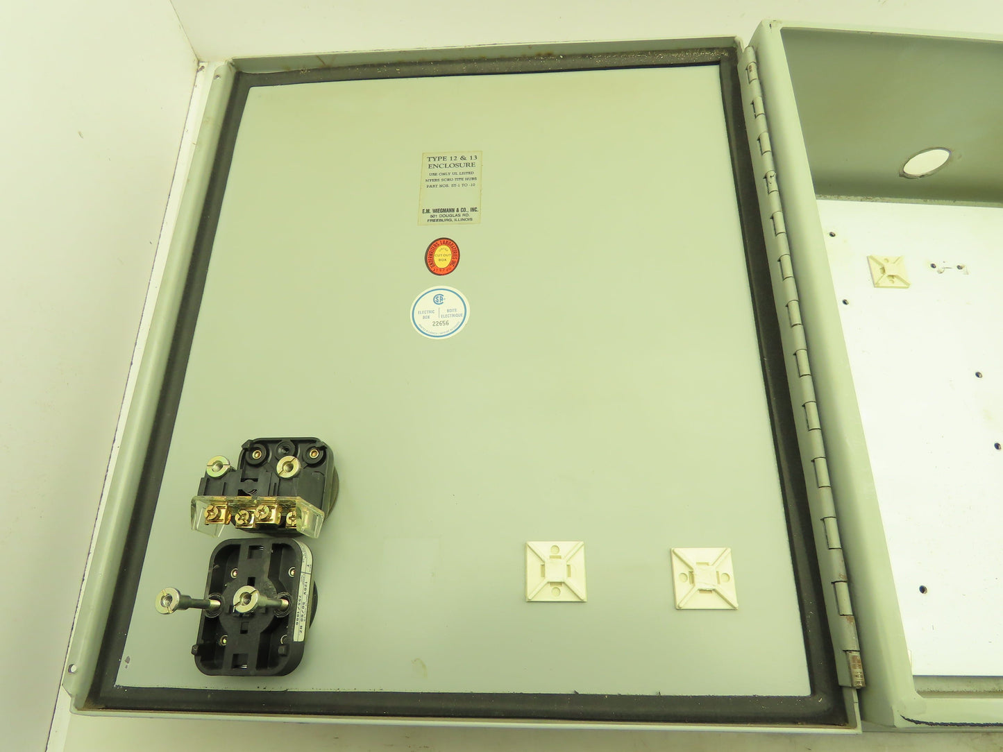 Wiegmann Hubbell A1412CH Electrical Enclosure 14x12x6" Hinged Cover Back Panel