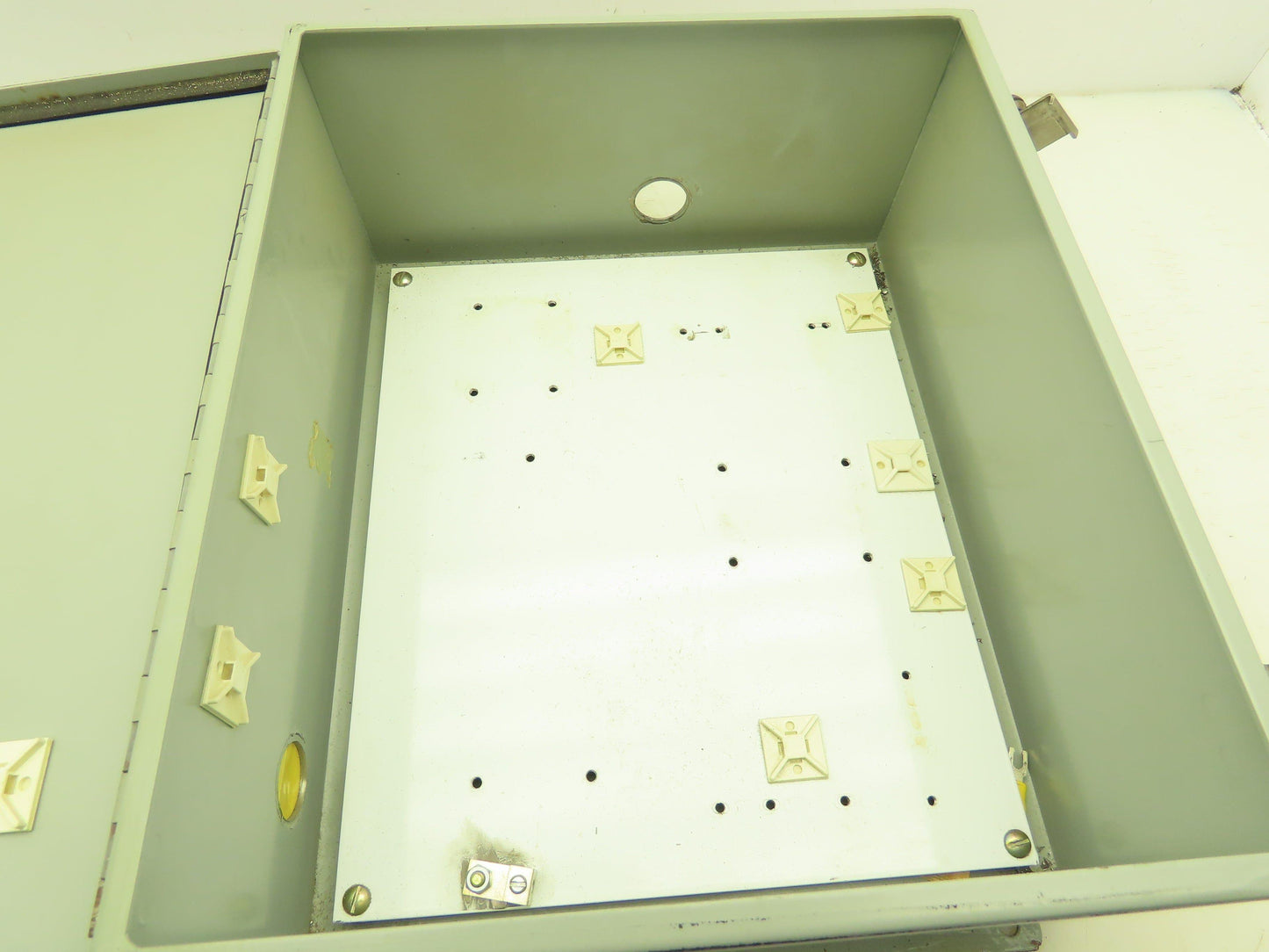 Wiegmann Hubbell A1412CH Electrical Enclosure 14x12x6" Hinged Cover Back Panel