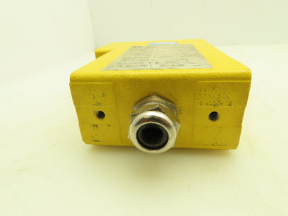 Sick WSU26-130 Light Curtain Transmitter Optic Electronic Emitter Sender 24VDC