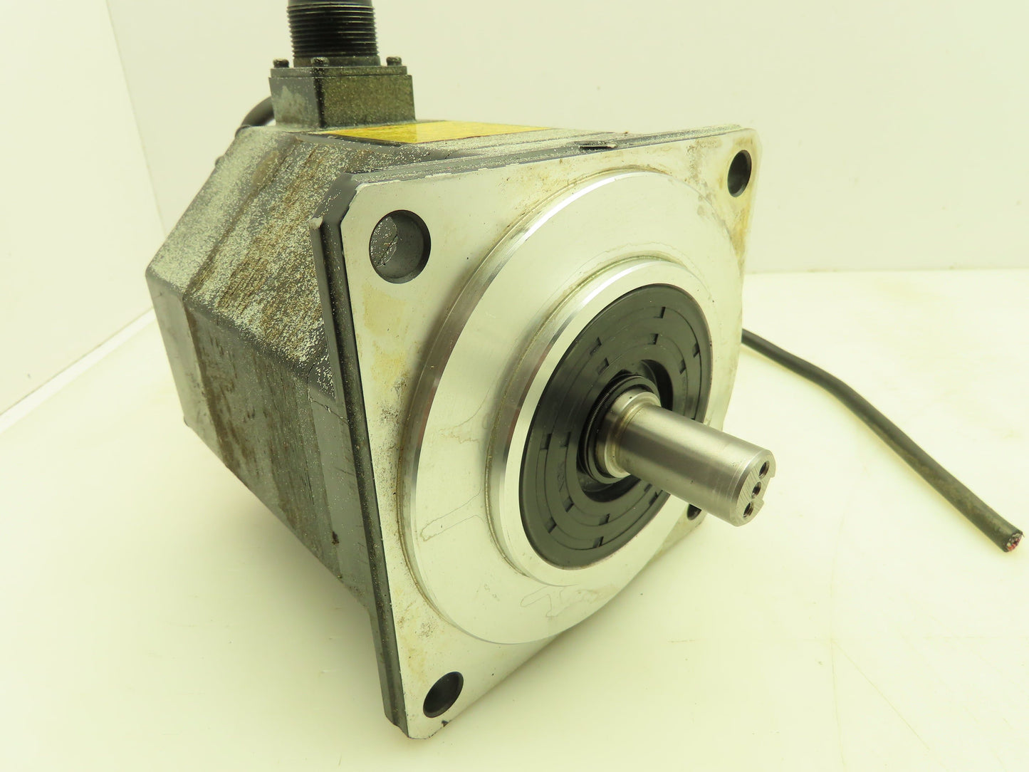 Fanuc A06B-0034-B078  AC Servo Motor 0.9kW 199V 3PH B6/2000 RPM