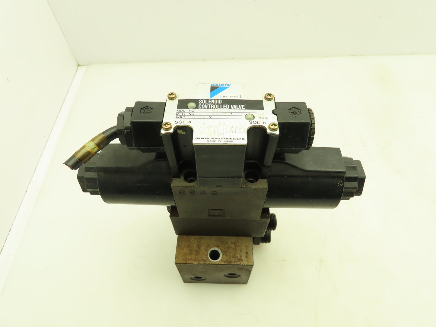 Daikin KSO-G02-4CP-30-NR Hydraulic Directional Solenoid Valve Stack 24VDC