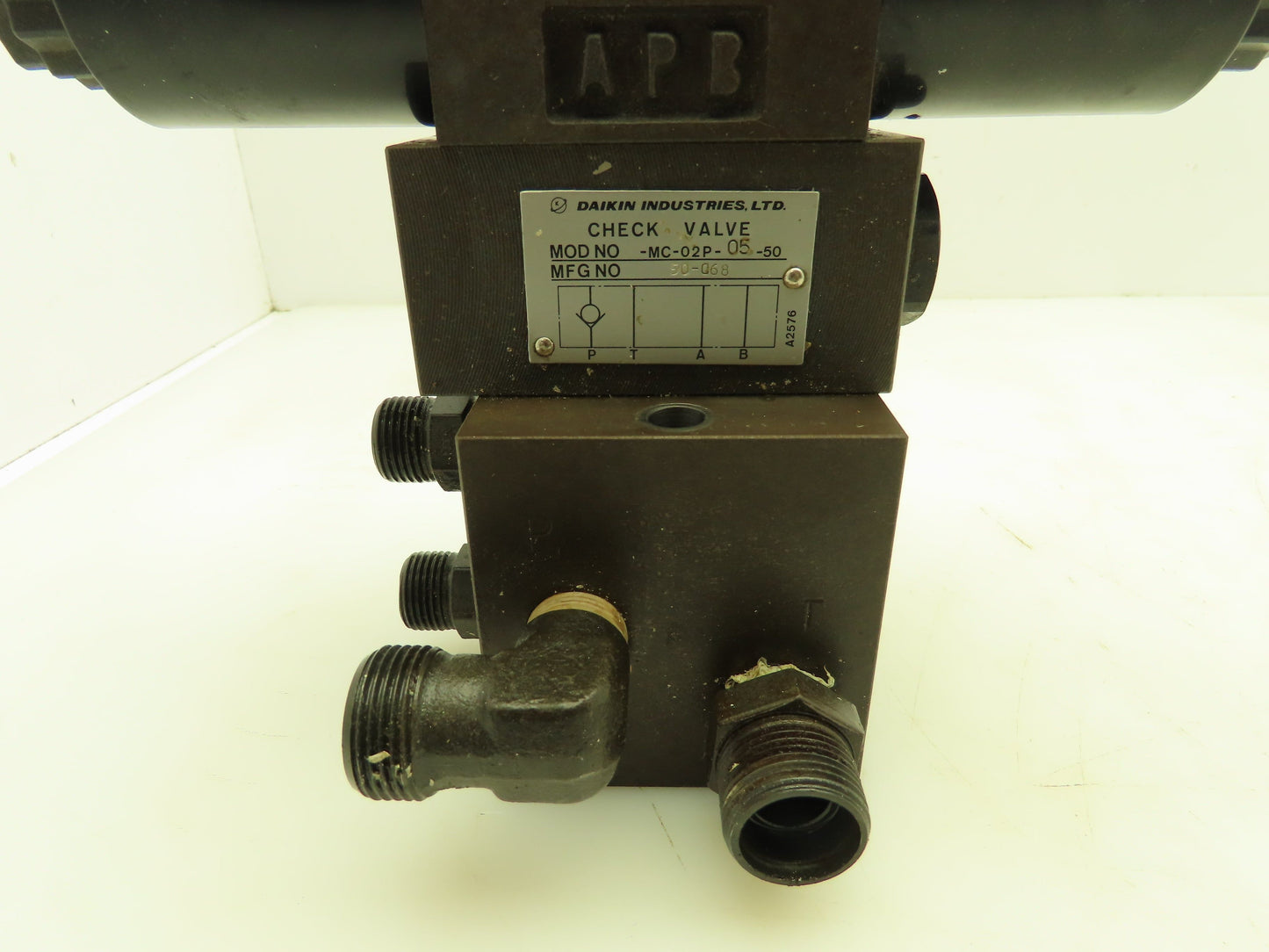 Daikin KSO-G02-4CP-30-NR Hydraulic Directional Solenoid Valve Stack 24VDC