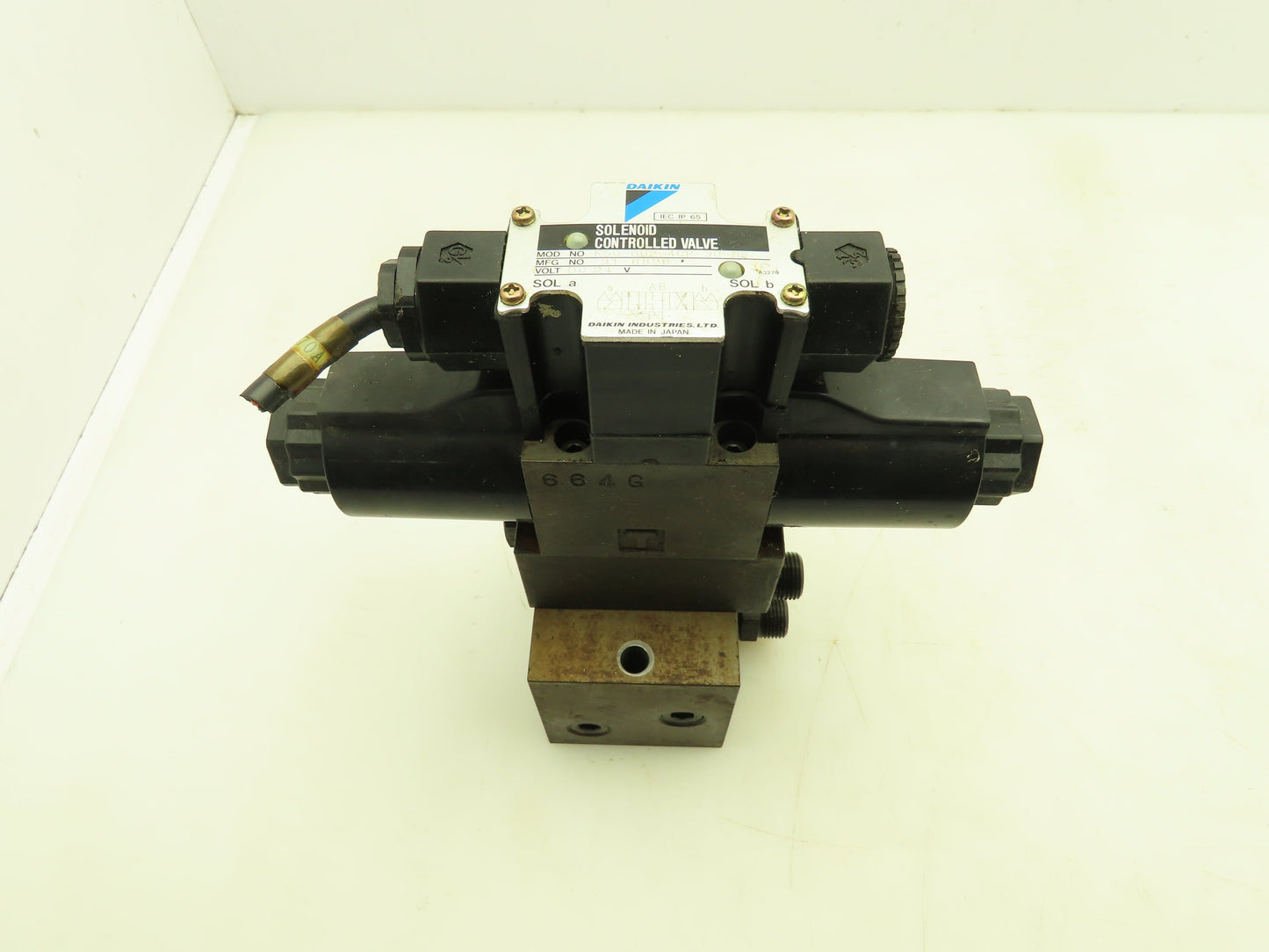 Daikin KSO-G02-4CP-30-NR Hydraulic Directional Solenoid Valve Stack 24VDC