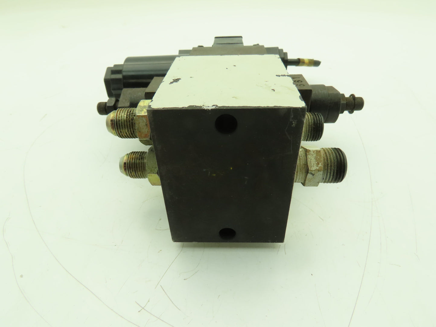 Daikin KSO-G02-3BP-30-NR Hydraulic Directional Solenoid Valve Stack 24VDC