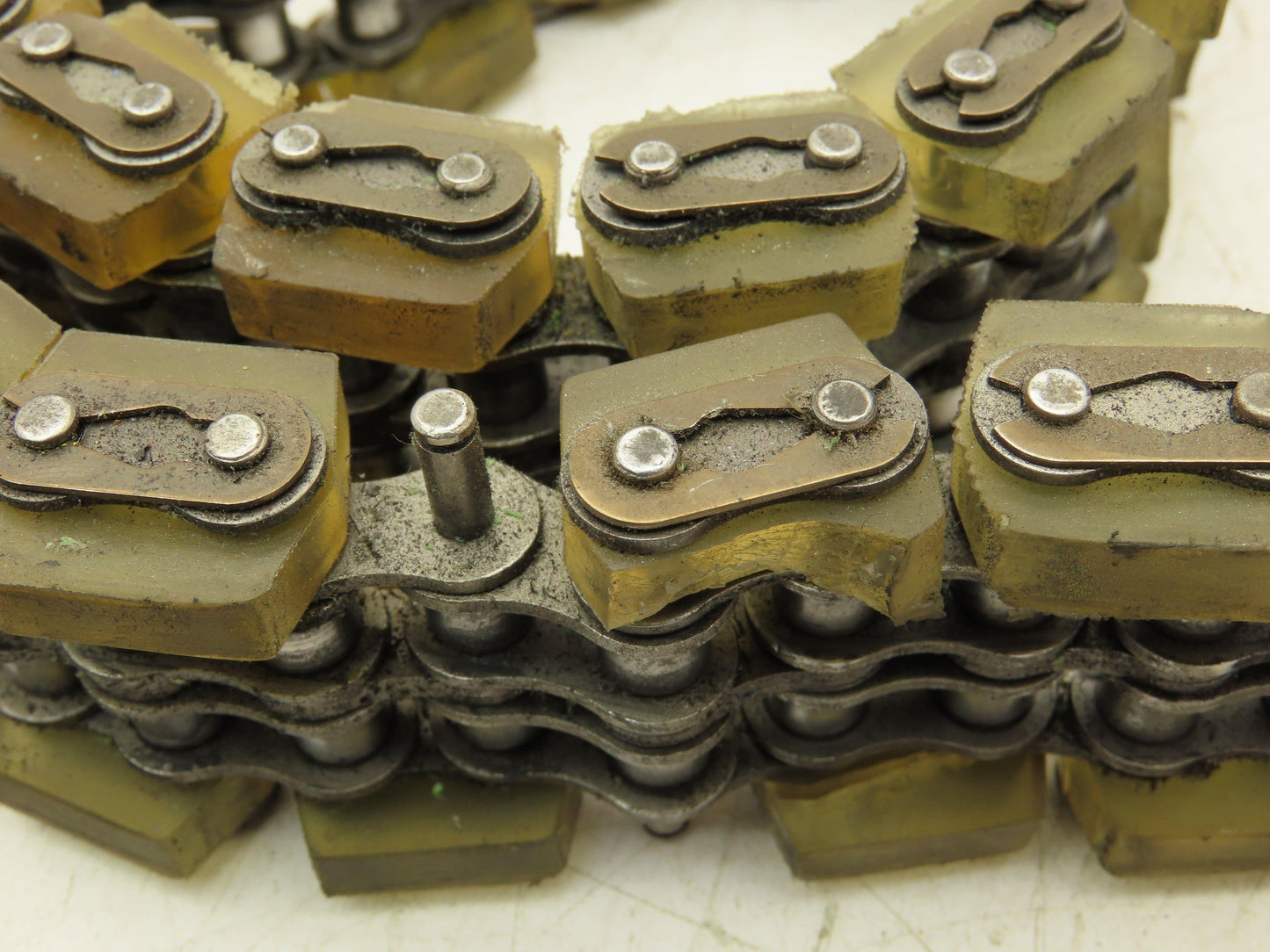 Non-Marking Rubber Top Double Strand Conveying Roller Chain 1/2" Pitch 11'