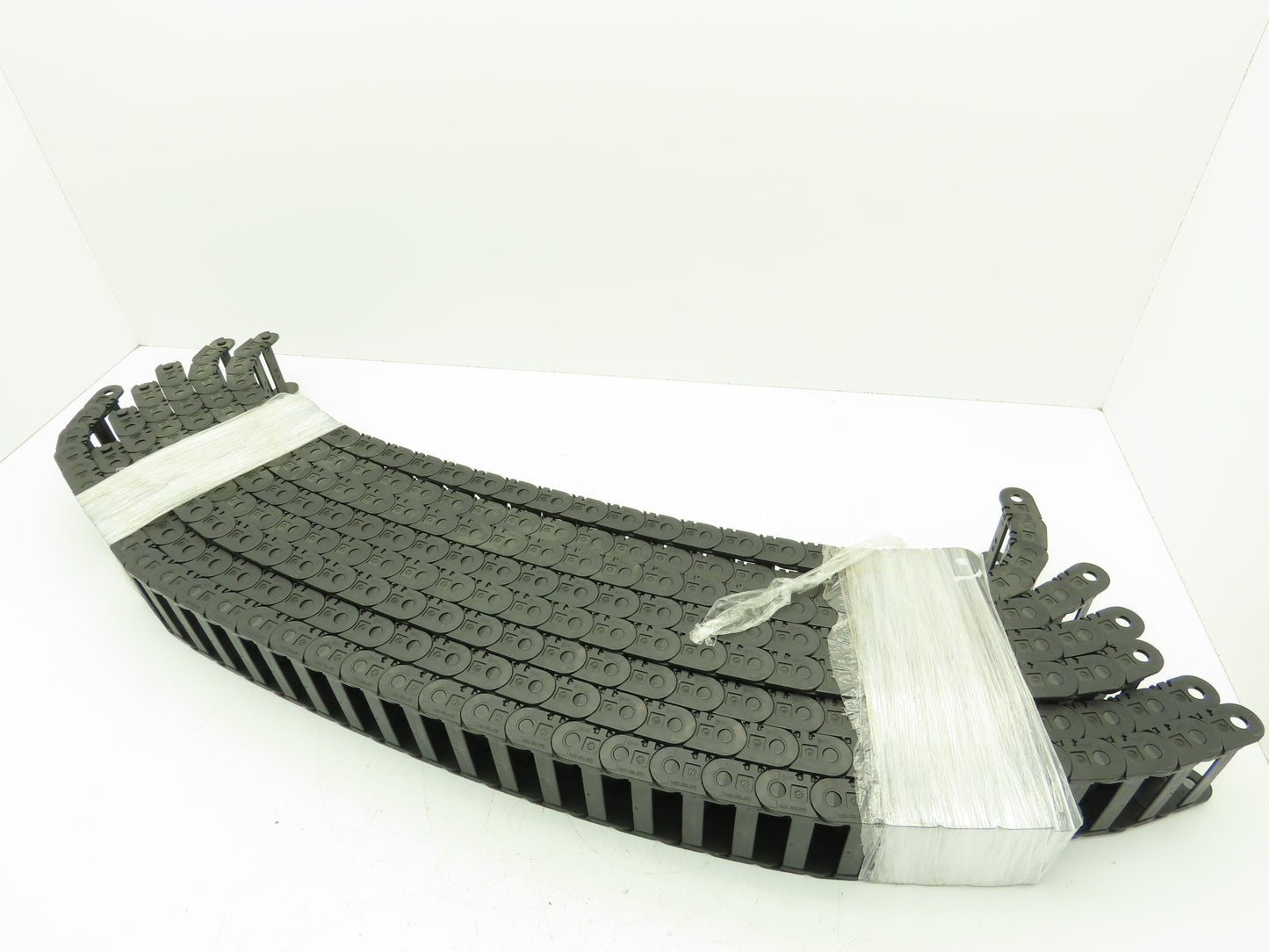 Igus 1400.068.075 Energy Chain Cable Carrier 68x21mm ID 75mm Bend 24' Length