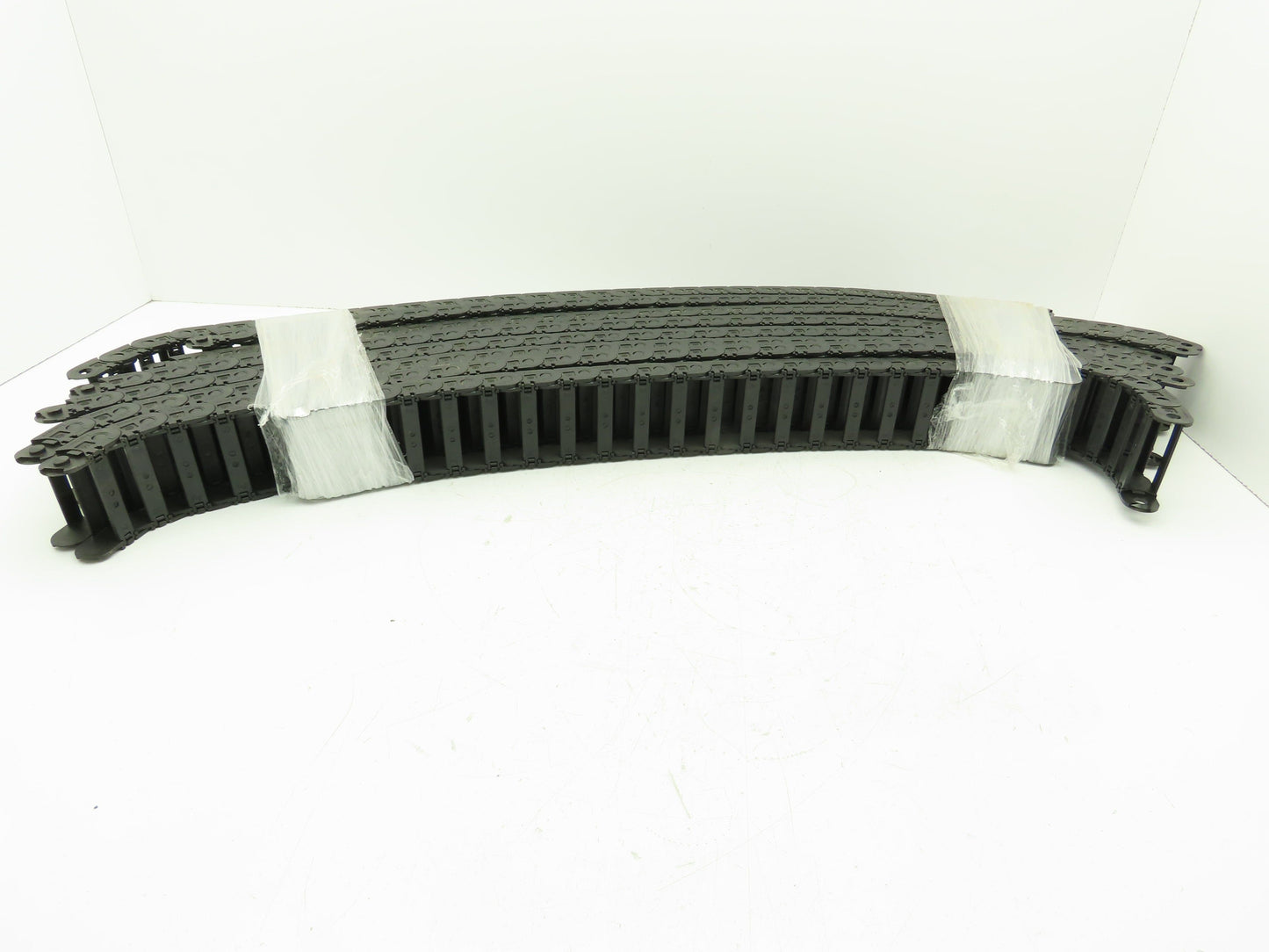 Igus 1400.068.075 Energy Chain Cable Carrier 68x21mm ID 75mm Bend 24' Length