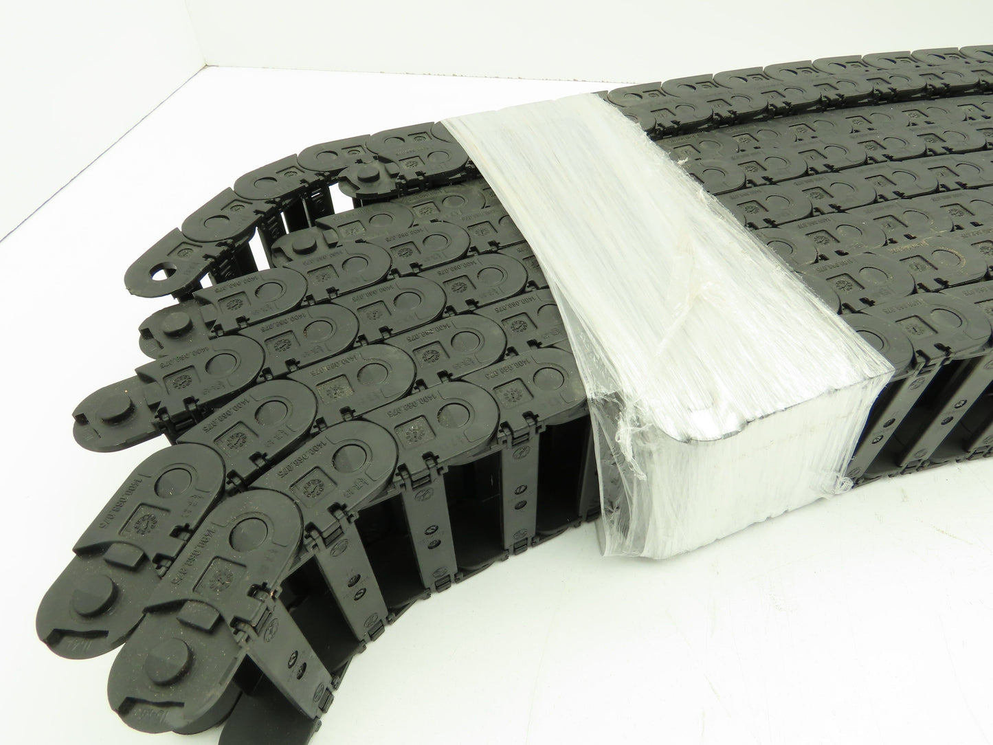 Igus 1400.068.075 Energy Chain Cable Carrier 68x21mm ID 75mm Bend 24' Length