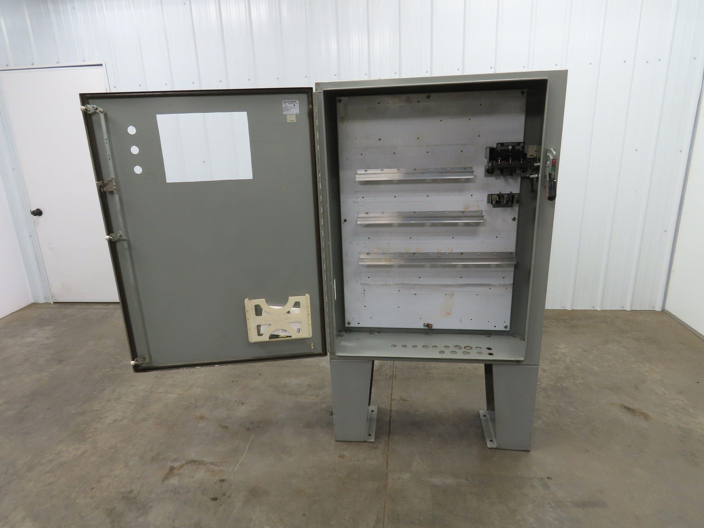 Wiegmann Freestanding Electrical Enclosure Control Panel Fusible Disc 48x38x12"