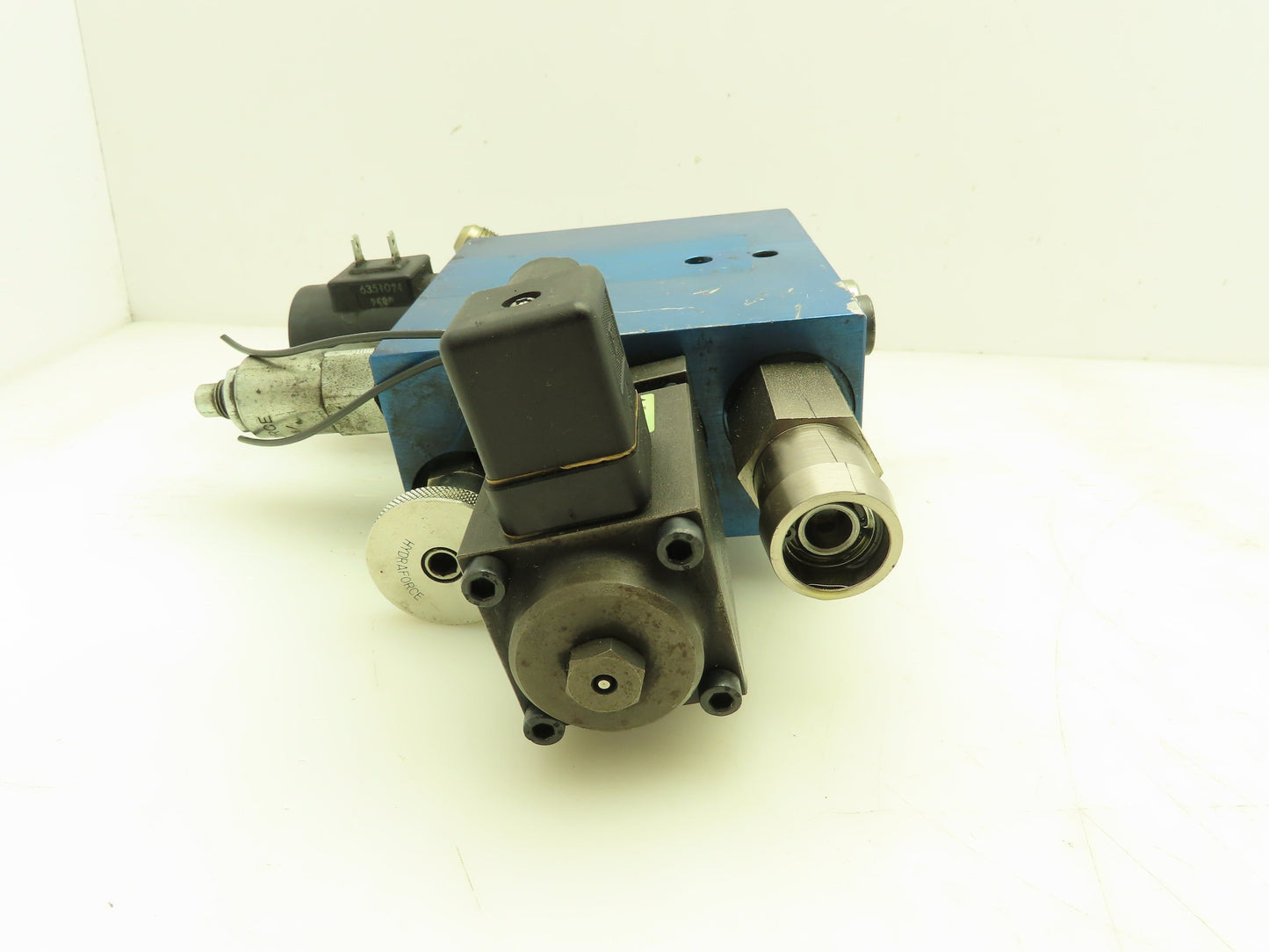 Wandfluh PI45-M40 Proportional Solenoid 24VDC Valve Manifold  Raymond Forklift