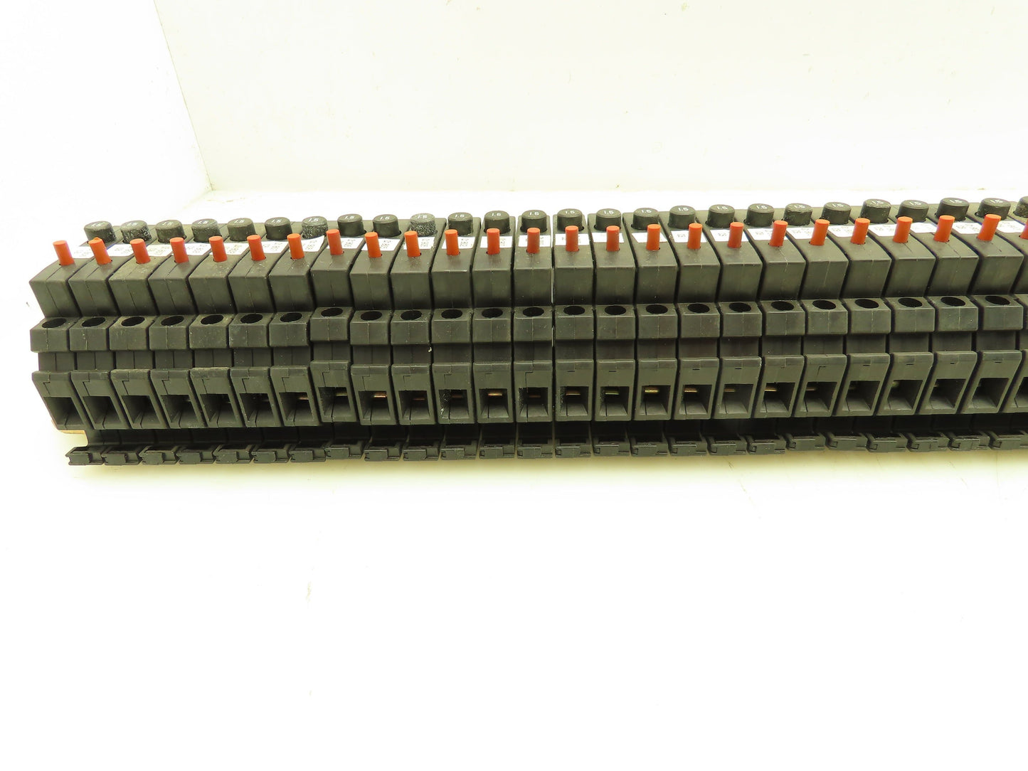 Allen Bradley 1492-GH015 Circuit Breaker Din Rail 250V 1.5A Trip Ser B Lot of 45