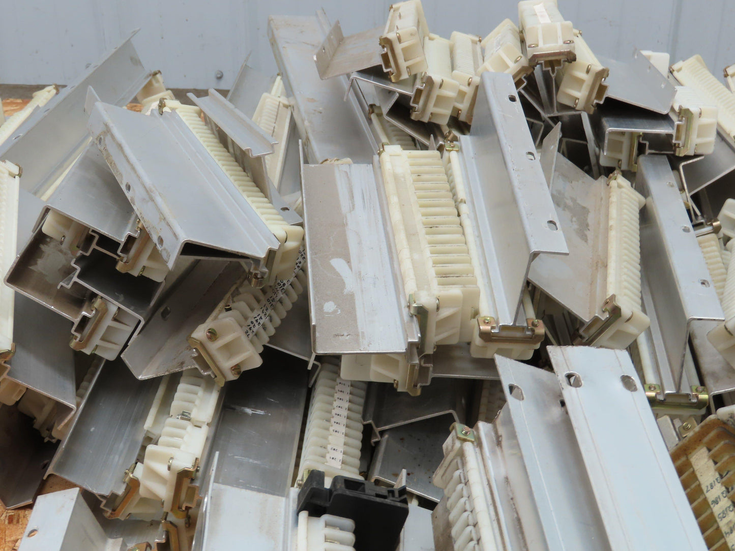 AB 1492-F DIN Rail Mount Terminal Block 300V 22-14 Awg Wholesale Lot of 5000