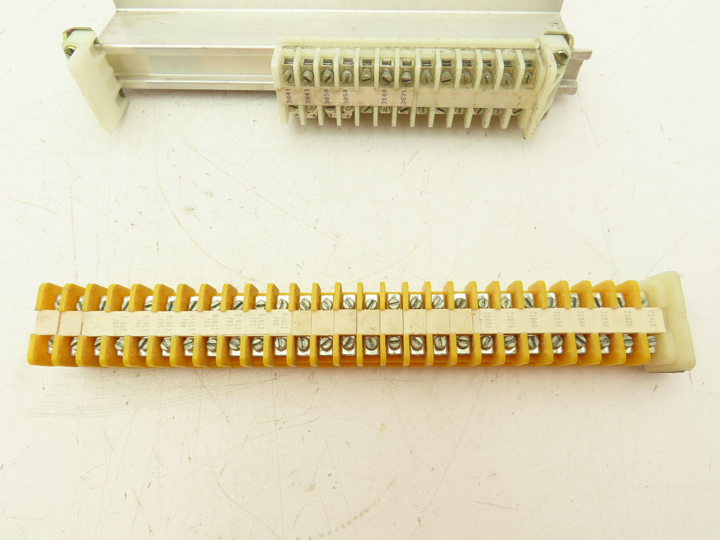 AB 1492-F DIN Rail Mount Terminal Block 300V 22-14 Awg Wholesale Lot of 5000