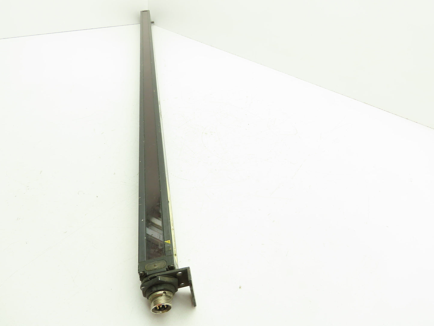 Banner MSE4424 Mini-Screen Safety Light Curtain Emitter