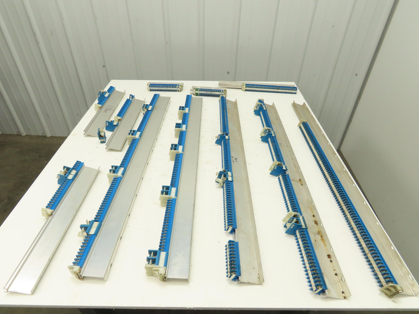 Allen Bradley 1492-F DIN Rail Mount Terminal Block 300V 14 Awg Blue Lot of 535