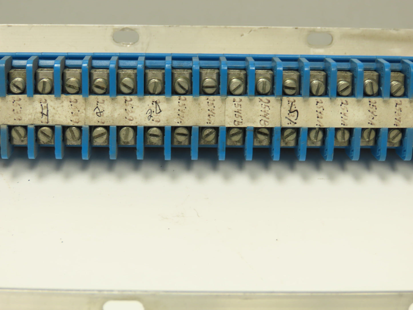 Allen Bradley 1492-F DIN Rail Mount Terminal Block 300V 14 Awg Blue Lot of 535