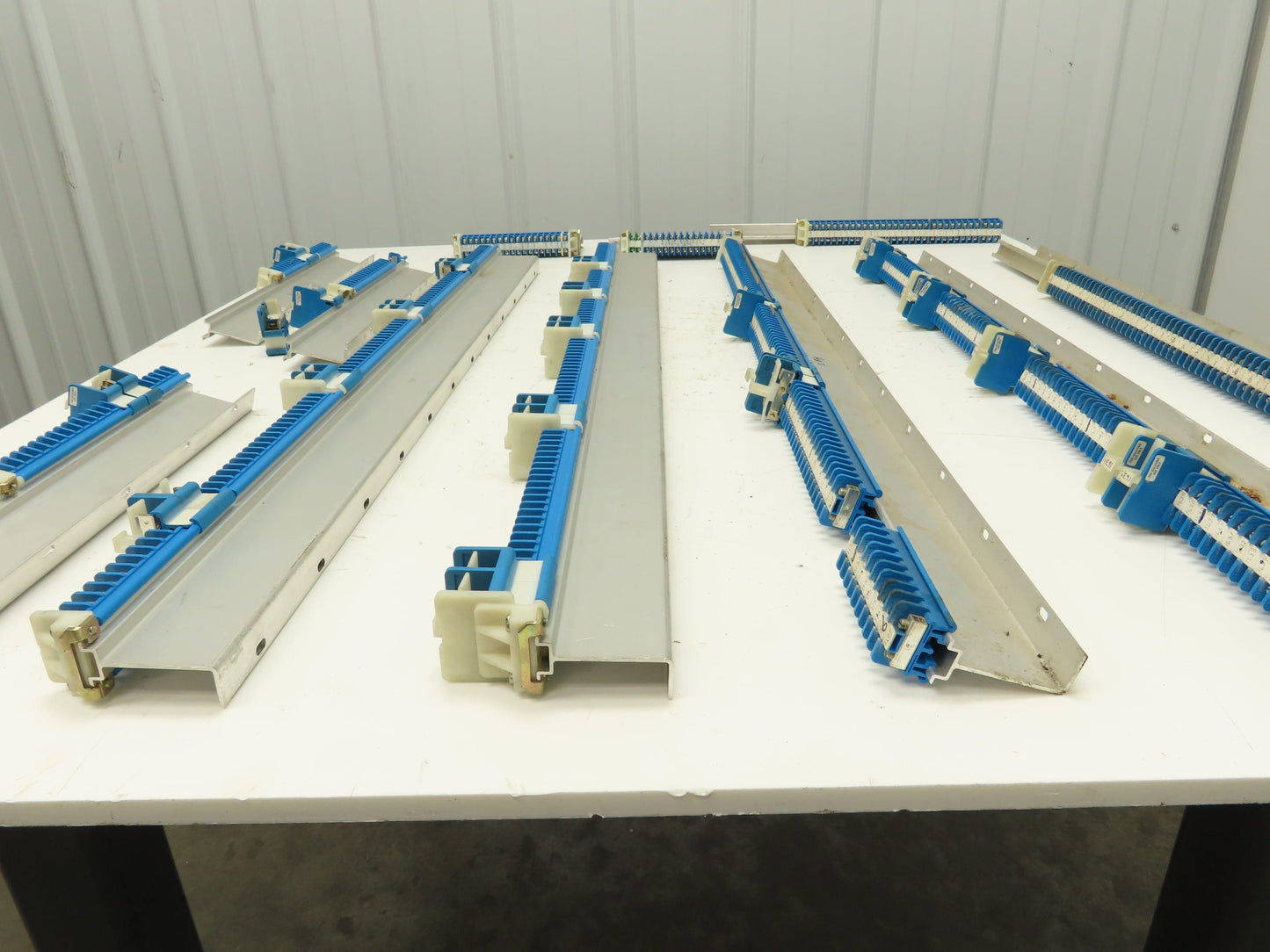 Allen Bradley 1492-F DIN Rail Mount Terminal Block 300V 14 Awg Blue Lot of 535