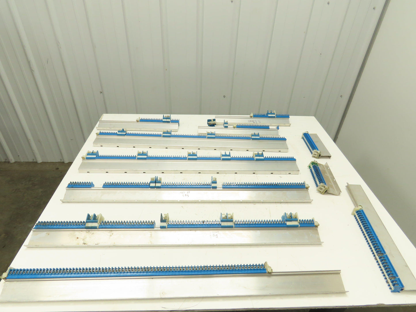 Allen Bradley 1492-F DIN Rail Mount Terminal Block 300V 14 Awg Blue Lot of 535