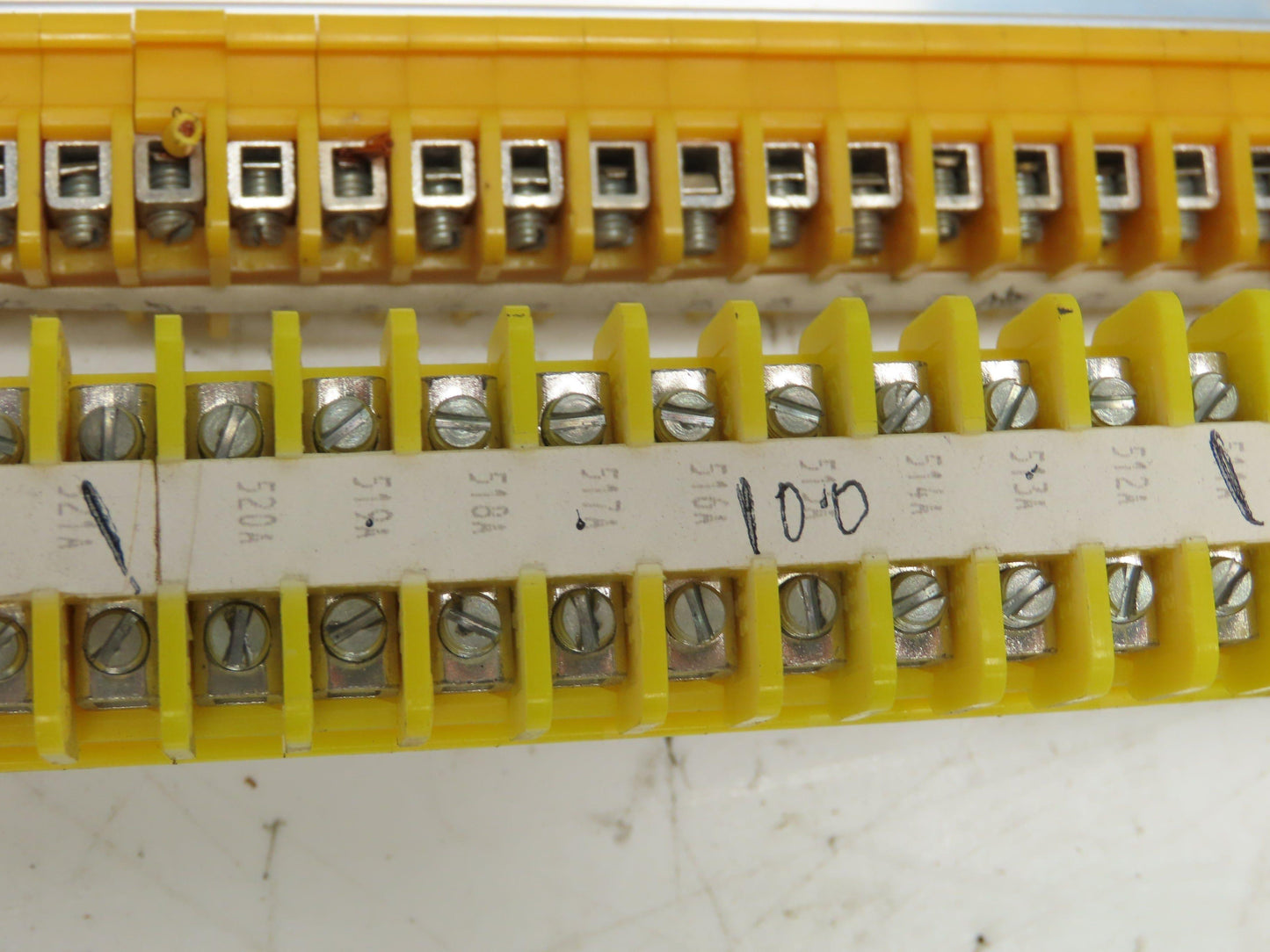Allen Bradley 1492-F DIN Rail Mount Terminal Block 300V 14G Yellow Lot of 1100