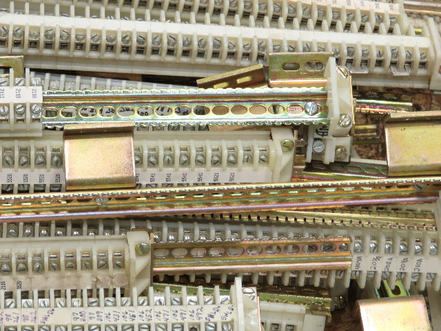 Allen Bradley 1492-F DIN Rail Mount Terminal Block 300V 22-14 Awg Lot of 7000